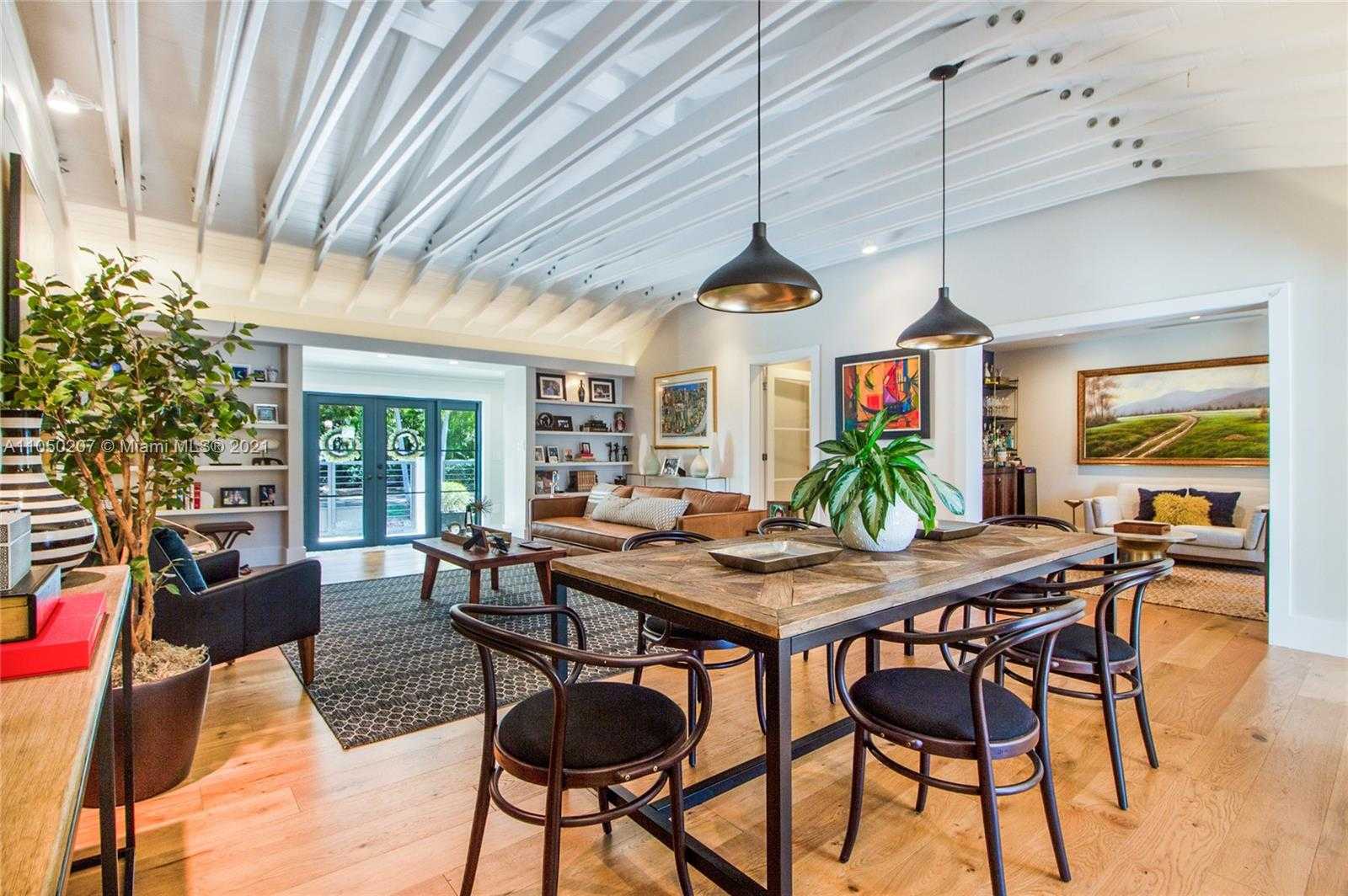 Small Image of 940 COTORRO AVE, Coral Gables Number 10