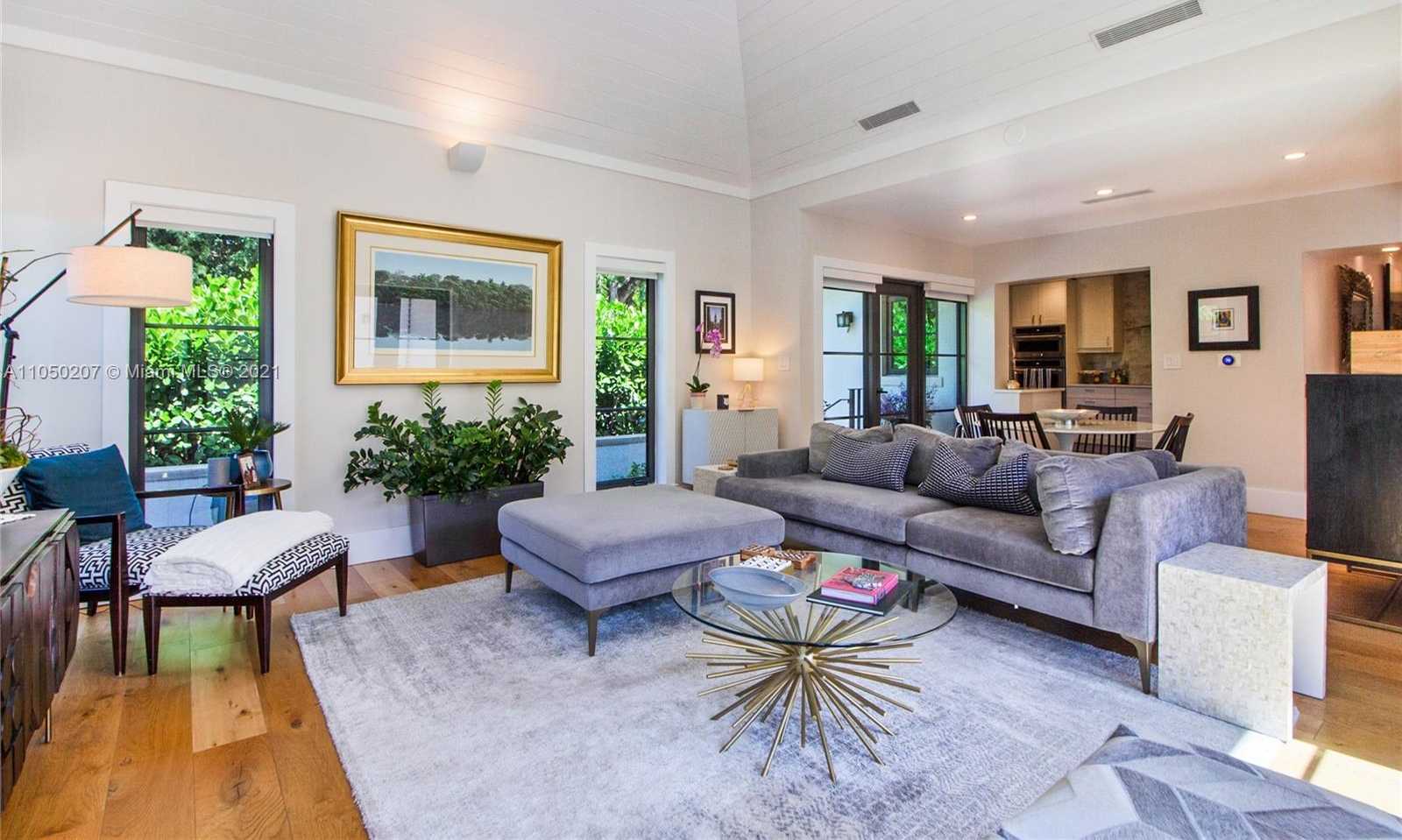 Small Image of 940 COTORRO AVE, Coral Gables Number 11