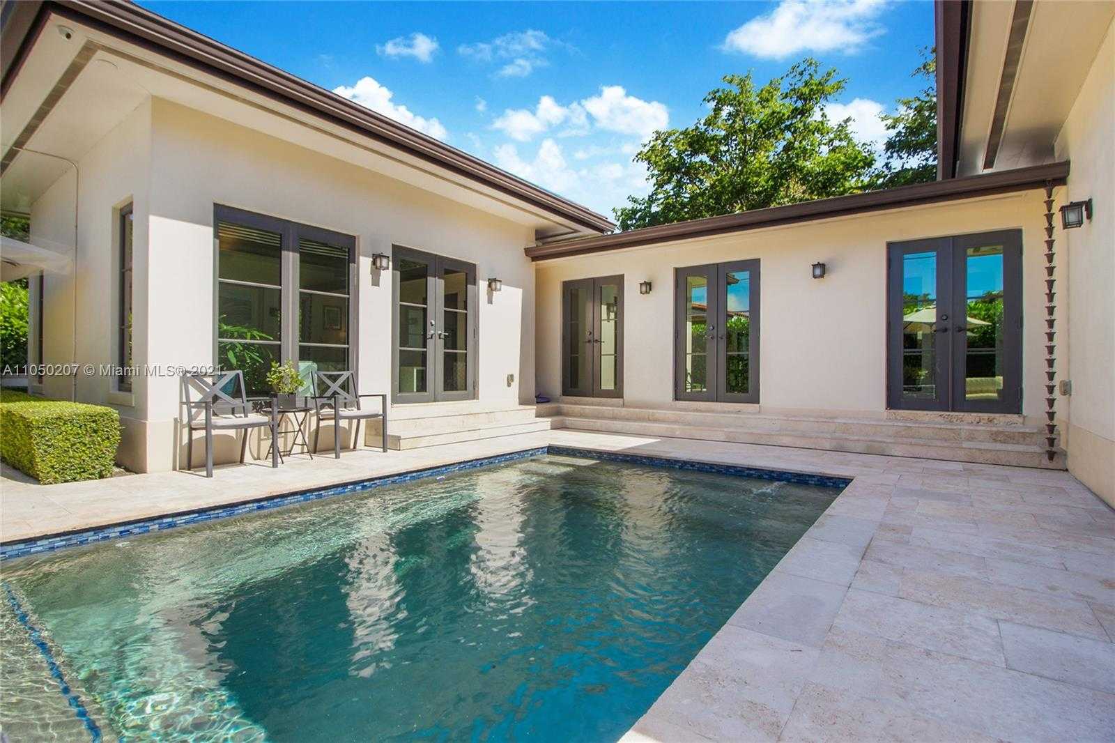 Small Image of 940 COTORRO AVE, Coral Gables Number 18