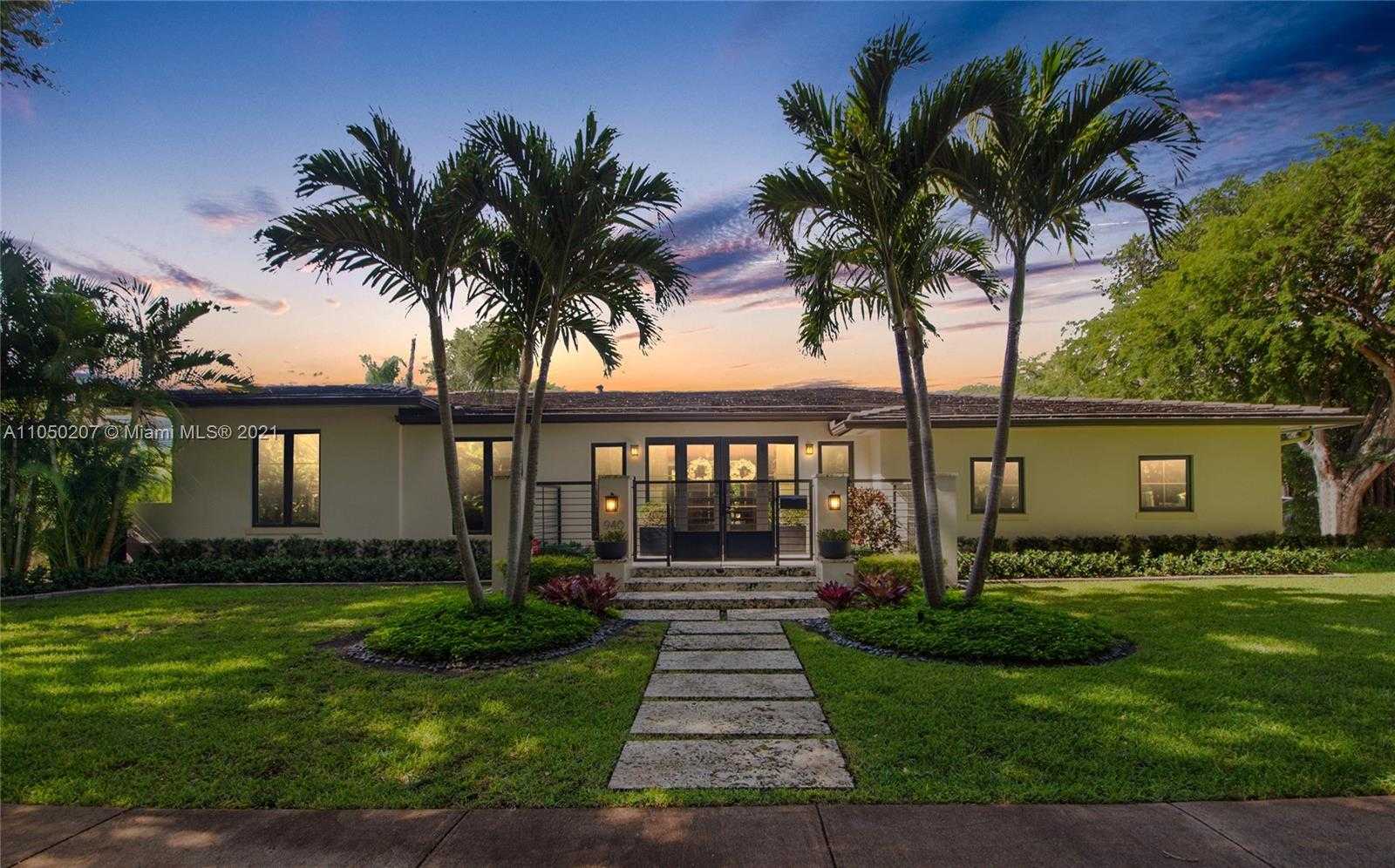 Small Image of 940 COTORRO AVE, Coral Gables Number 19