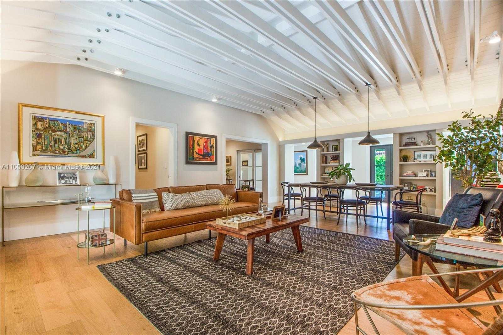 Small Image of 940 COTORRO AVE, Coral Gables Number 2