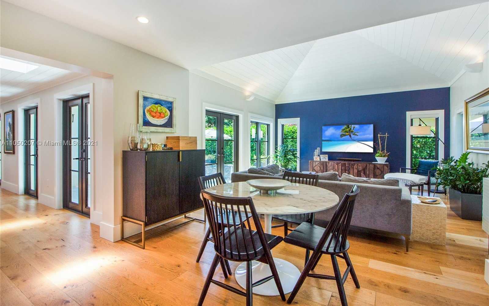 Small Image of 940 COTORRO AVE, Coral Gables Number 3