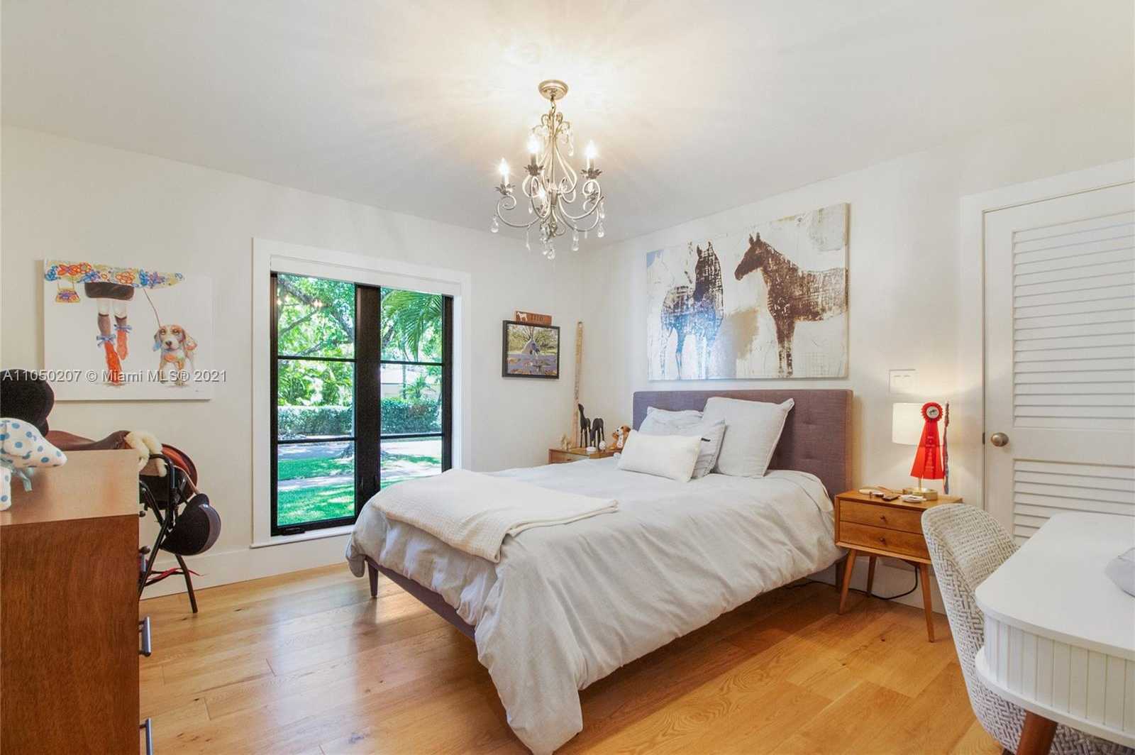 Small Image of 940 COTORRO AVE, Coral Gables Number 8