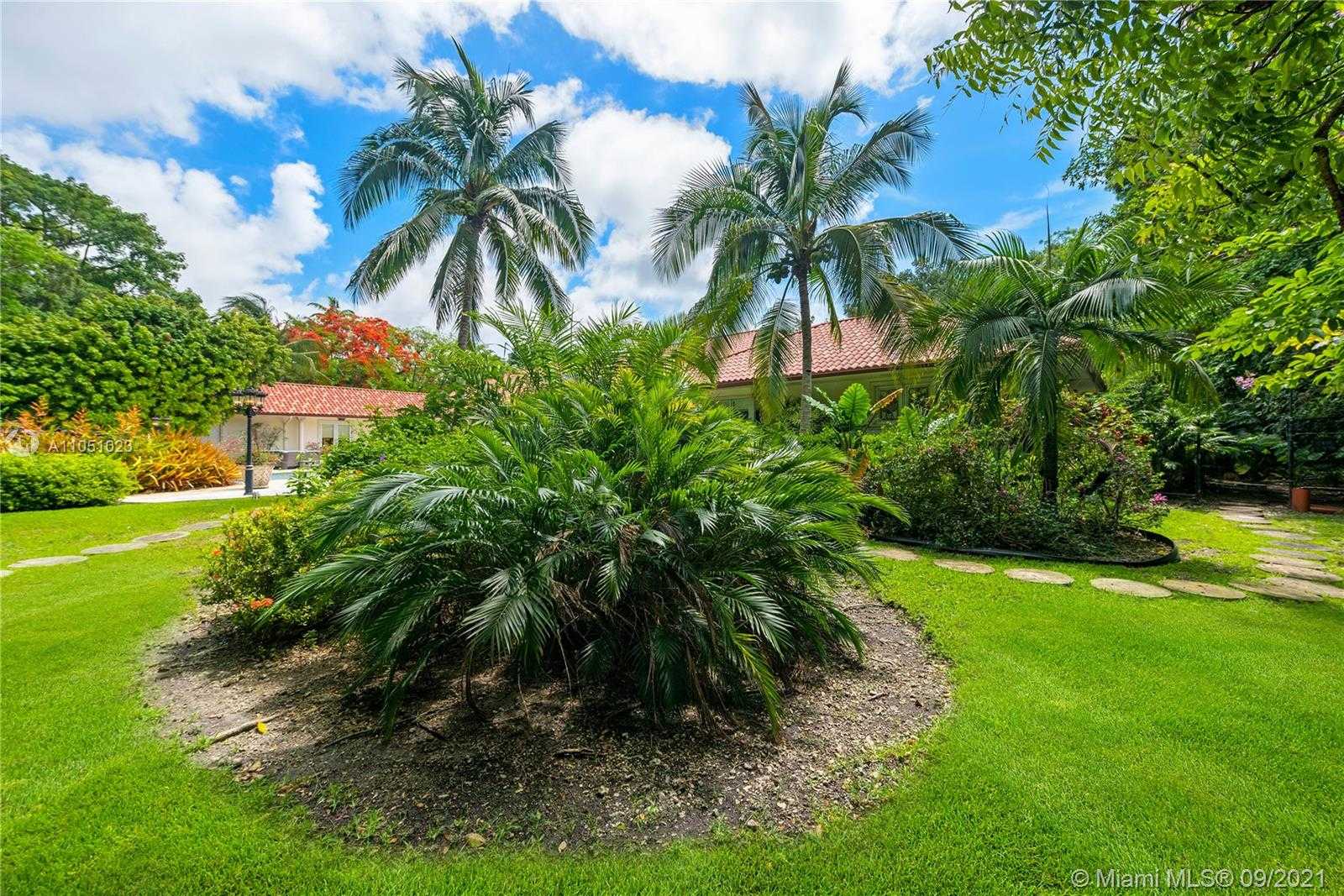 Small Image of 9400 OLD CUTLER RD, Coral Gables Number 10
