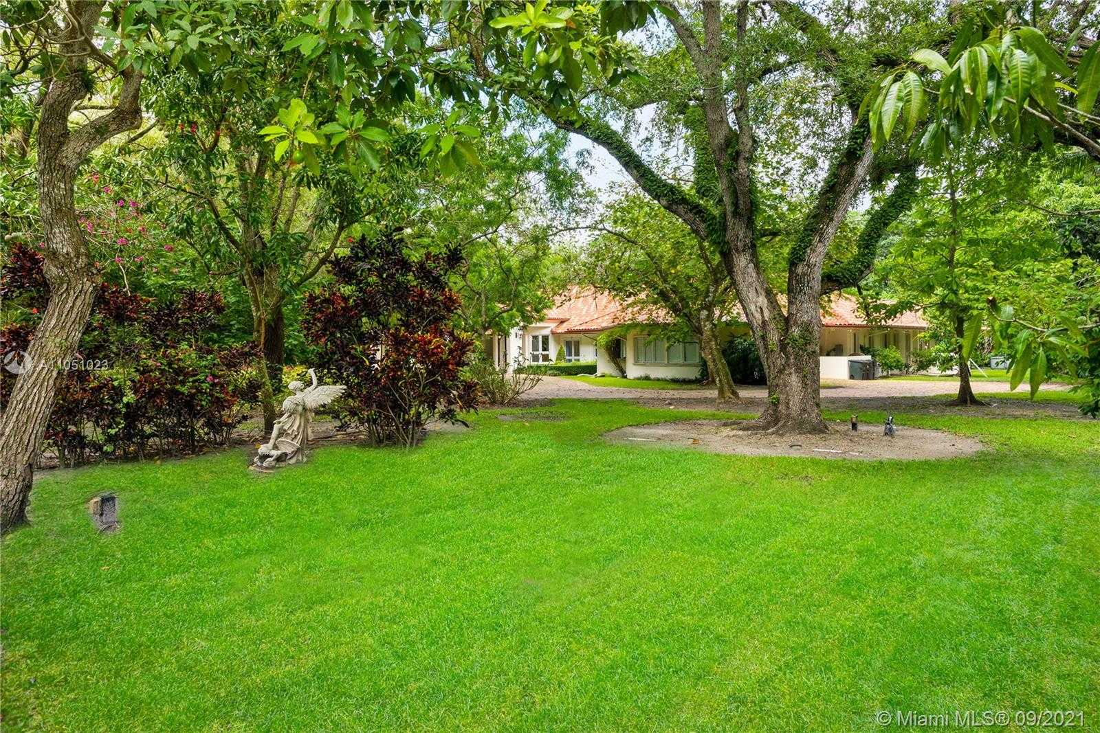 Small Image of 9400 OLD CUTLER RD, Coral Gables Number 11
