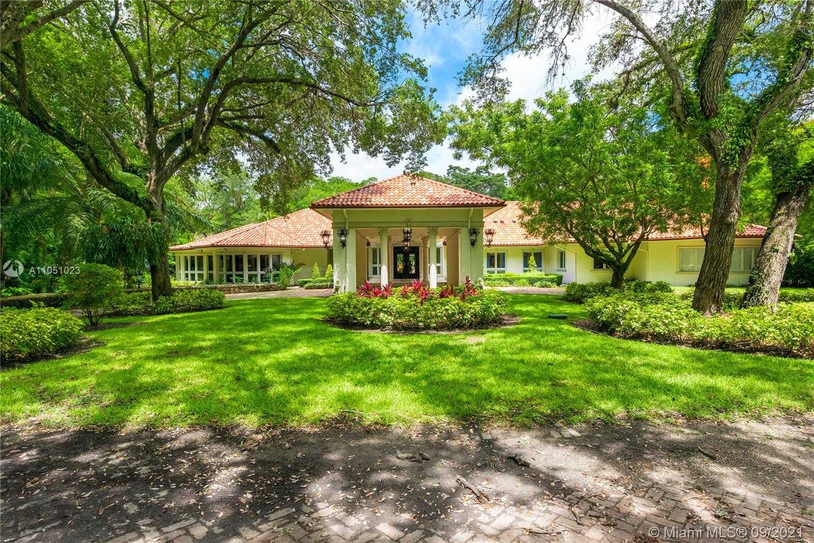 Small Image of 9400 OLD CUTLER RD, Coral Gables Number 12