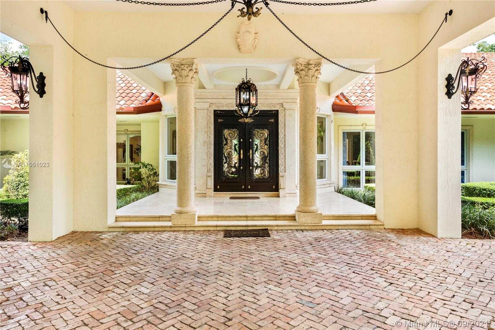 Small Image of 9400 OLD CUTLER RD, Coral Gables Number 13