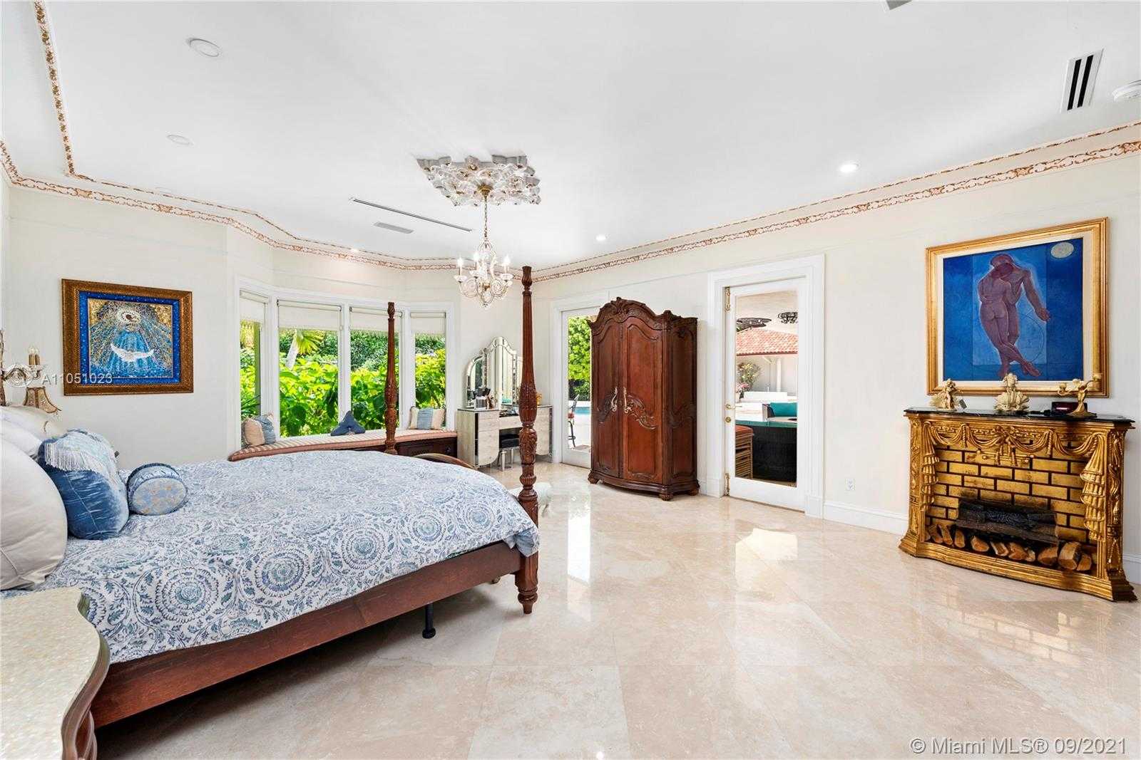 Small Image of 9400 OLD CUTLER RD, Coral Gables Number 25