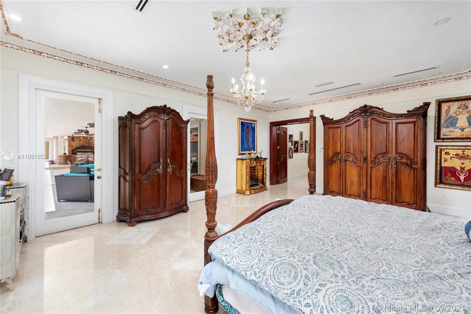 Small Image of 9400 OLD CUTLER RD, Coral Gables Number 27