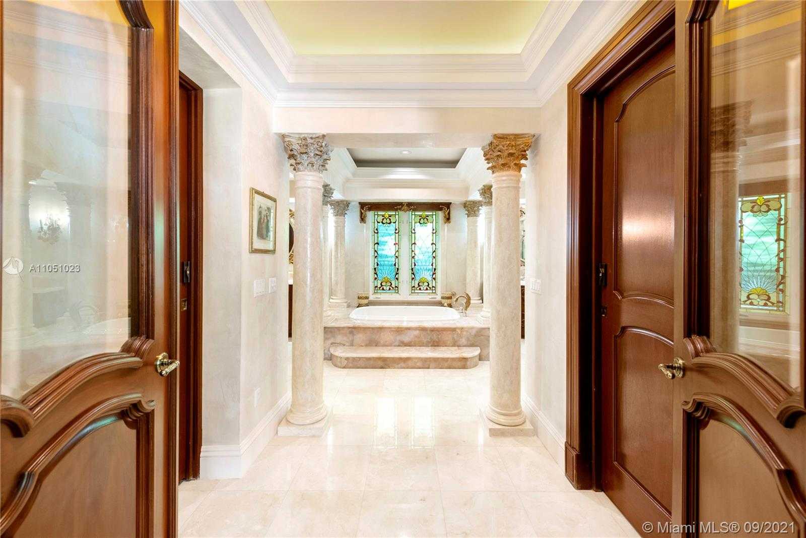 Small Image of 9400 OLD CUTLER RD, Coral Gables Number 29