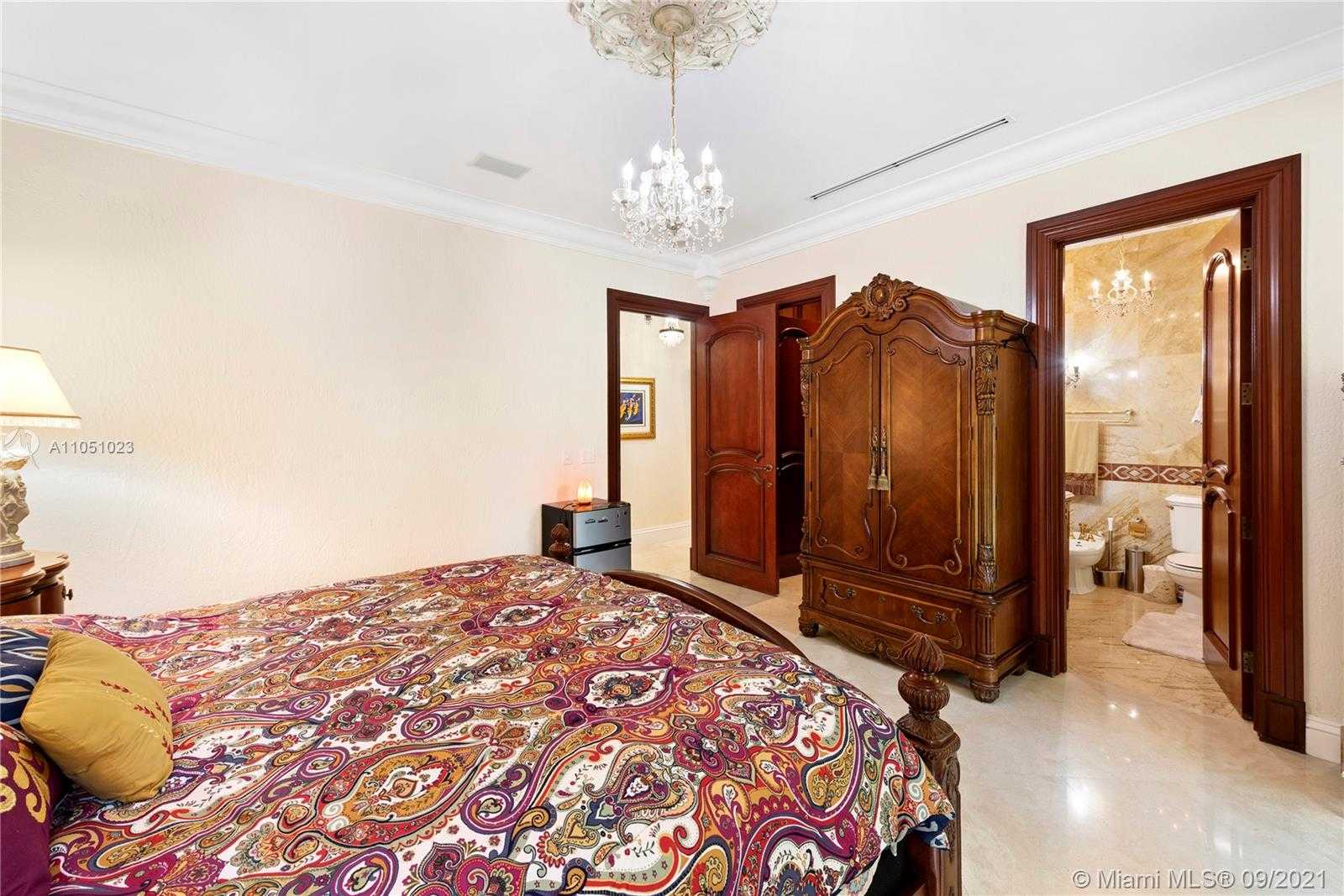 Small Image of 9400 OLD CUTLER RD, Coral Gables Number 34