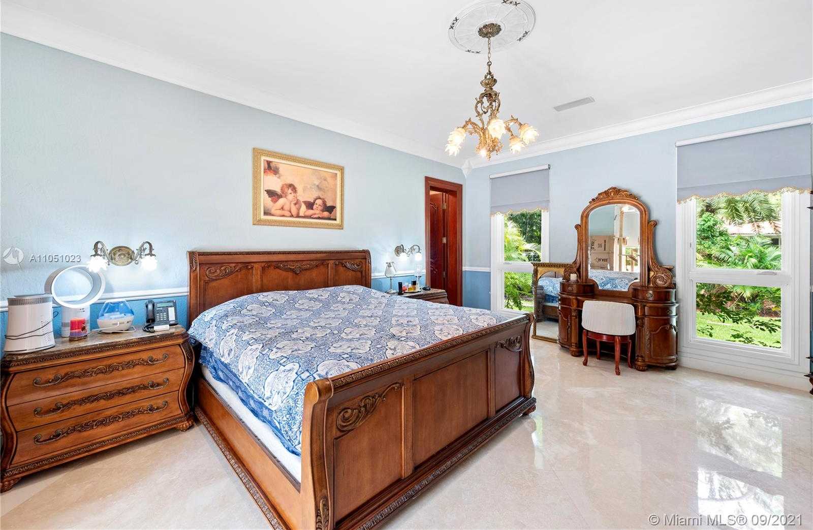 Small Image of 9400 OLD CUTLER RD, Coral Gables Number 39