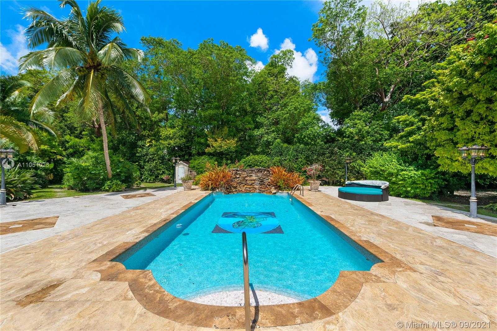 Small Image of 9400 OLD CUTLER RD, Coral Gables Number 4