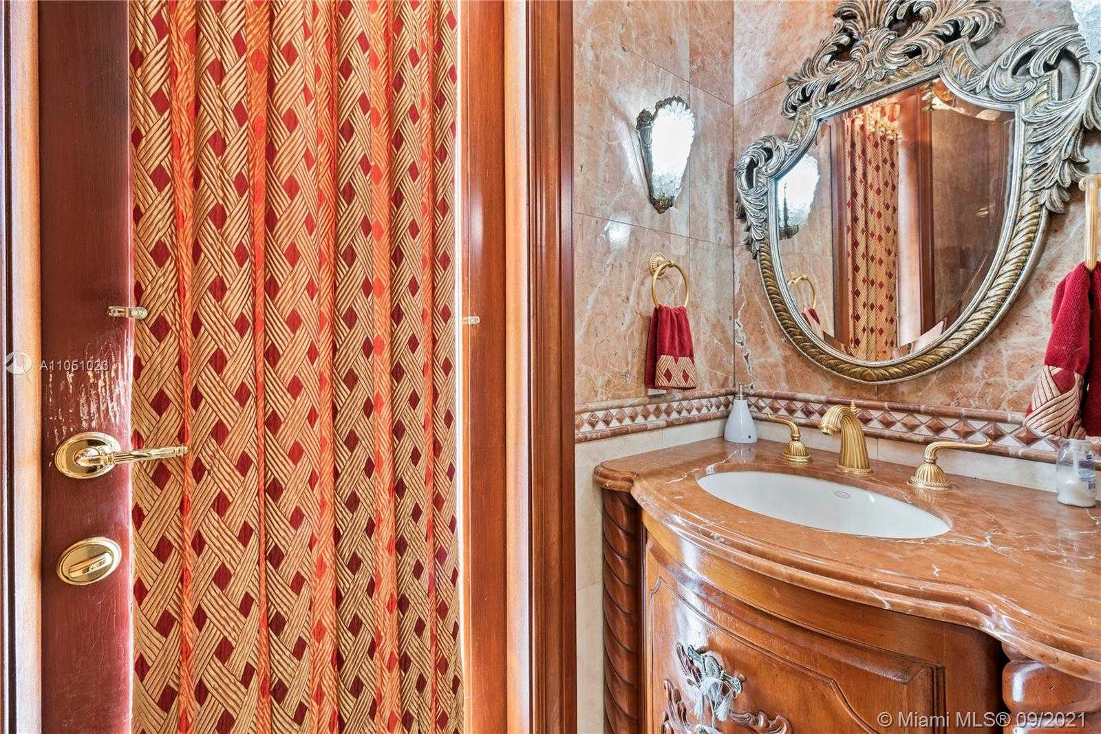 Small Image of 9400 OLD CUTLER RD, Coral Gables Number 41