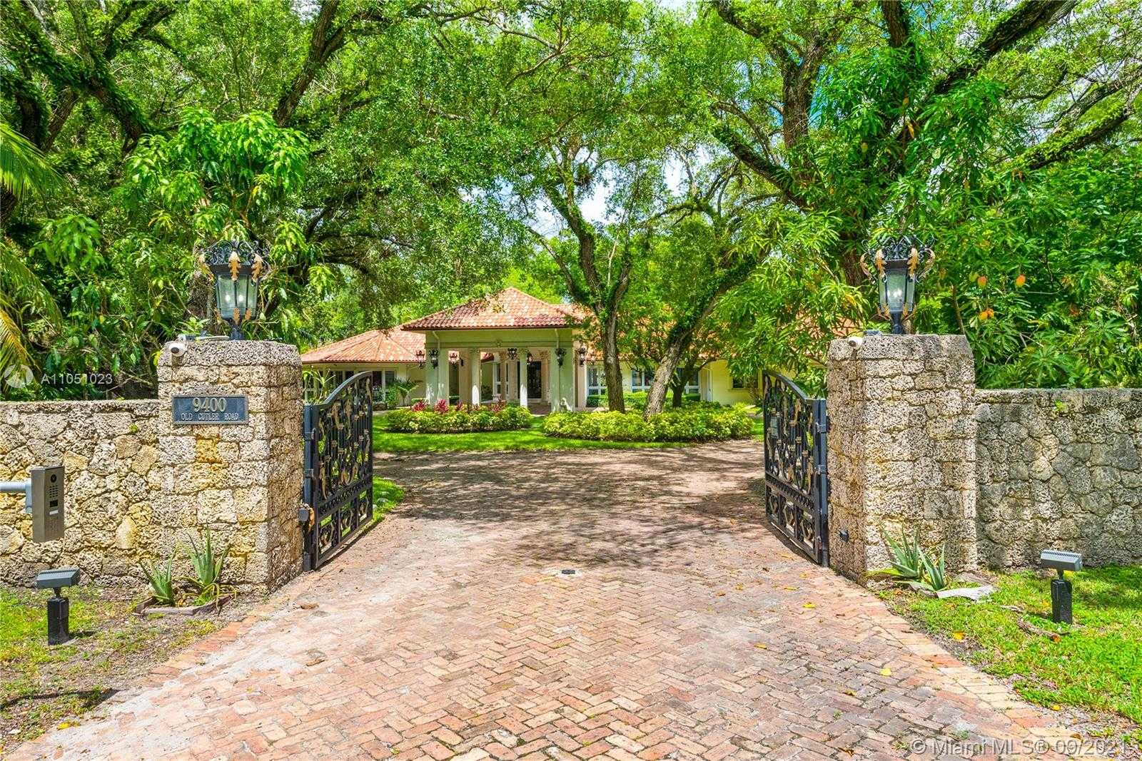 Small Image of 9400 OLD CUTLER RD, Coral Gables Number 44