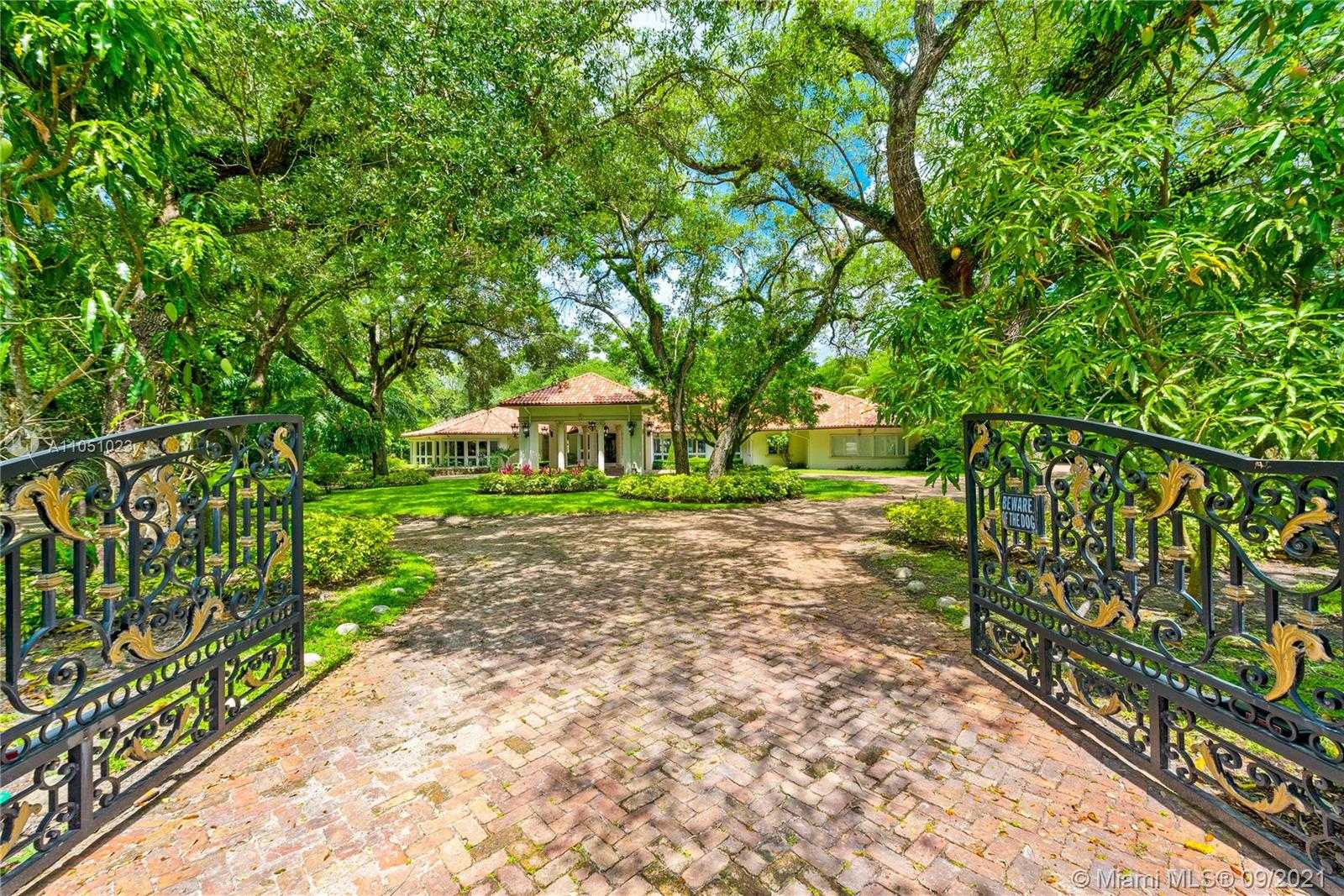 Small Image of 9400 OLD CUTLER RD, Coral Gables Number 45