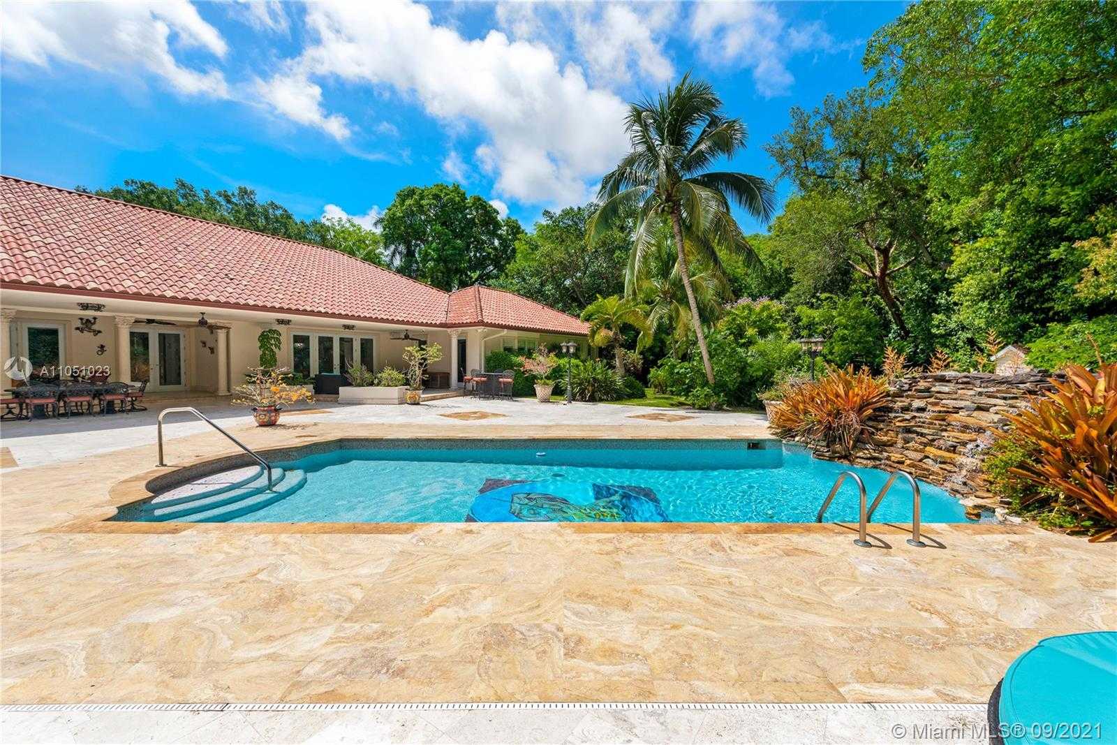 Small Image of 9400 OLD CUTLER RD, Coral Gables Number 5