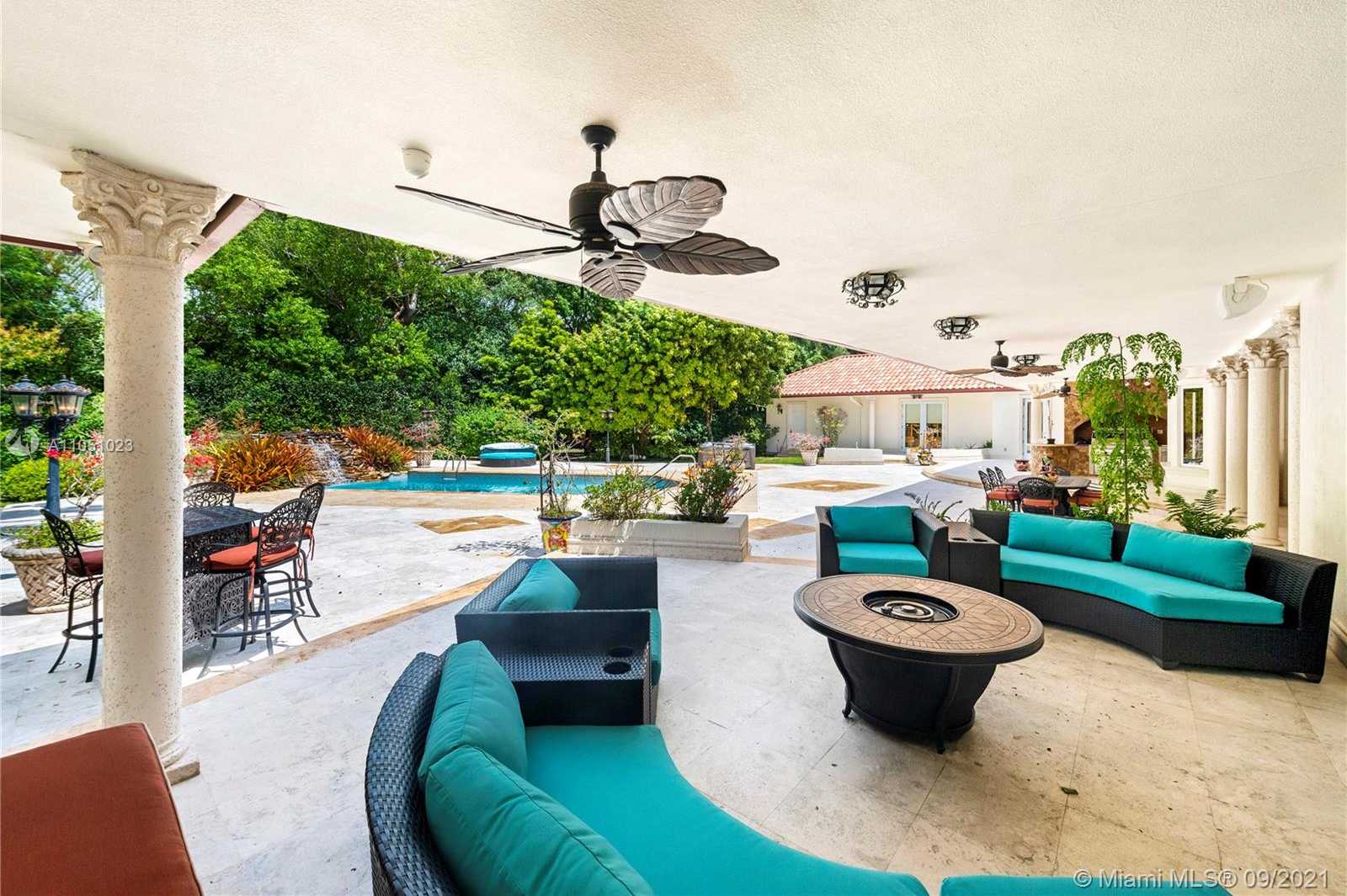Small Image of 9400 OLD CUTLER RD, Coral Gables Number 6