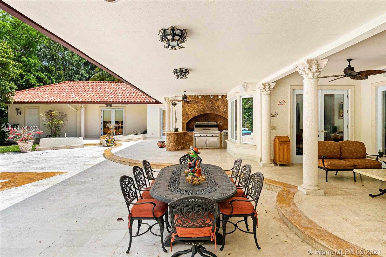 Small Image of 9400 OLD CUTLER RD, Coral Gables Number 7