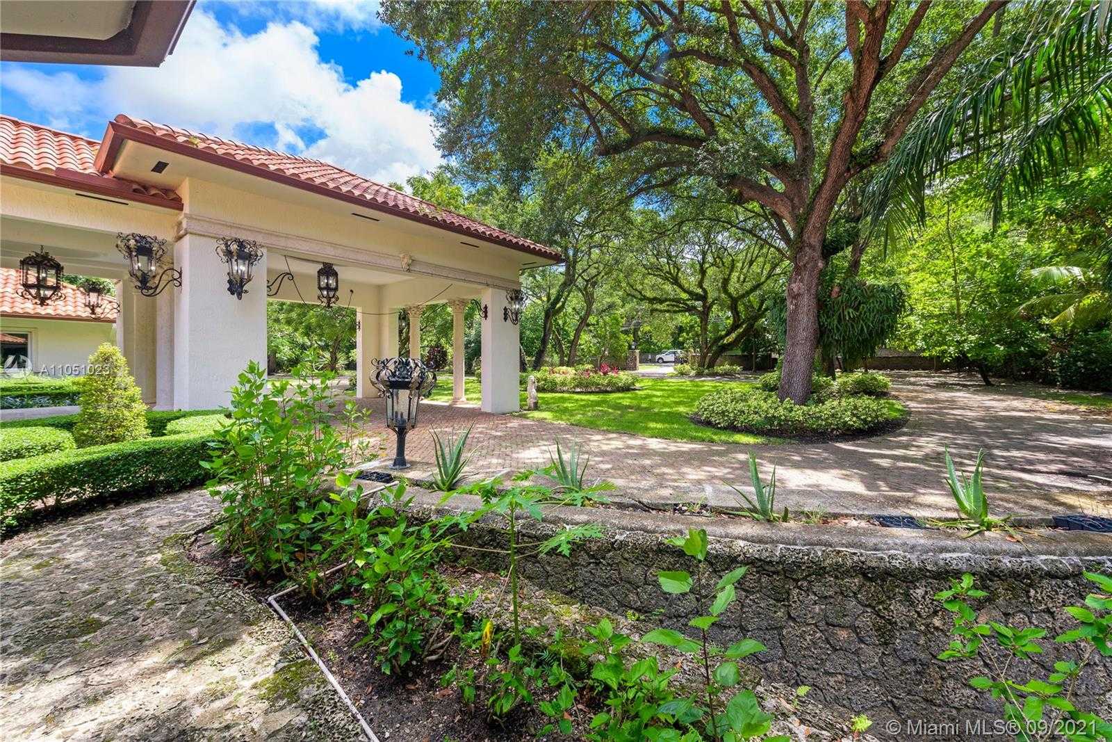 Small Image of 9400 OLD CUTLER RD, Coral Gables Number 8