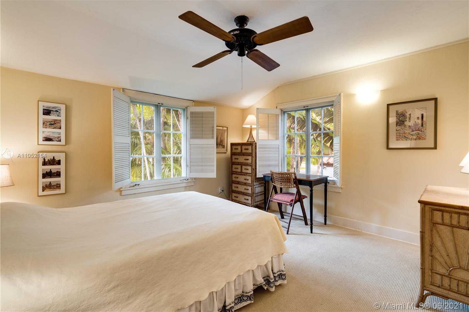 Small Image of 936 SOROLLA AVE, Coral Gables Number 15