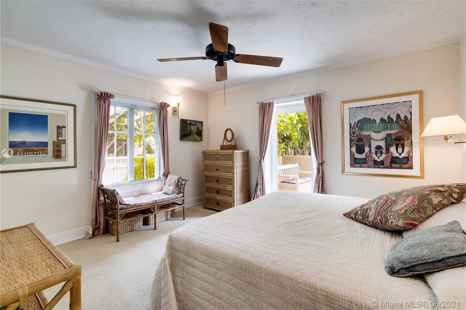 Small Image of 936 SOROLLA AVE, Coral Gables Number 16