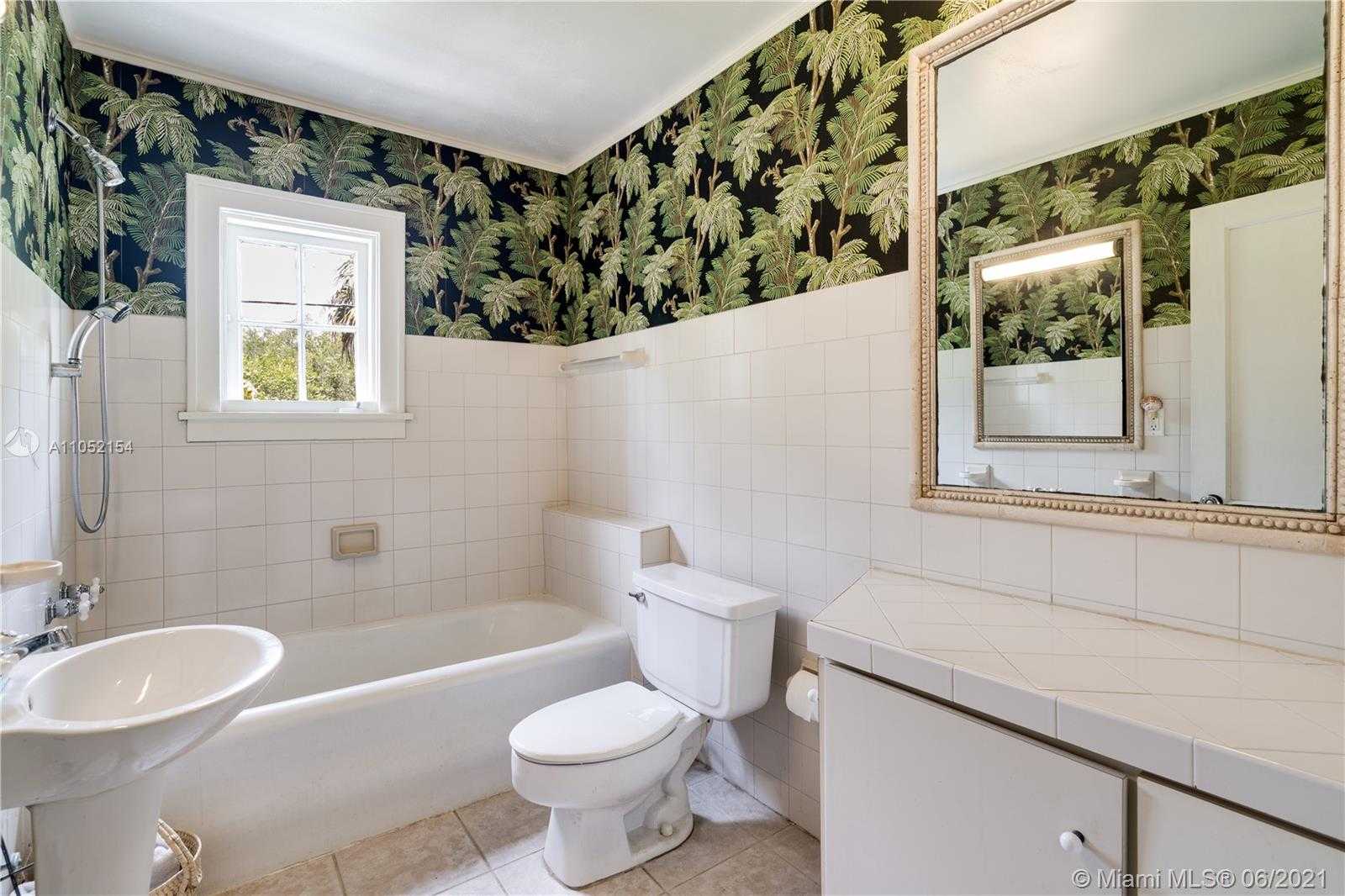 Small Image of 936 SOROLLA AVE, Coral Gables Number 18