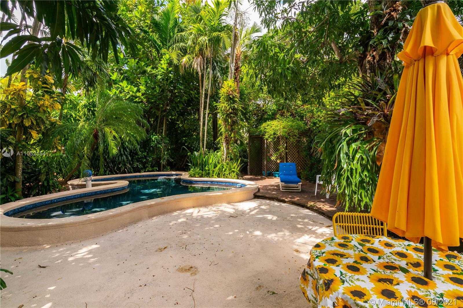 Small Image of 936 SOROLLA AVE, Coral Gables Number 23