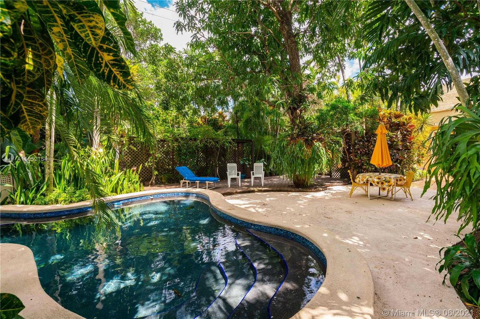 Small Image of 936 SOROLLA AVE, Coral Gables Number 25