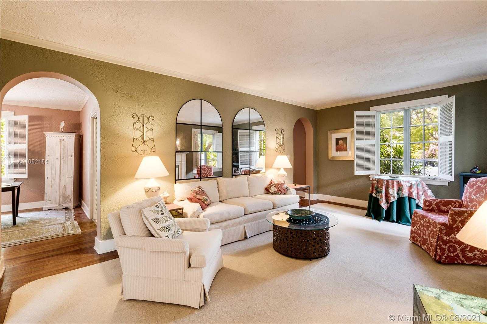 Small Image of 936 SOROLLA AVE, Coral Gables Number 27