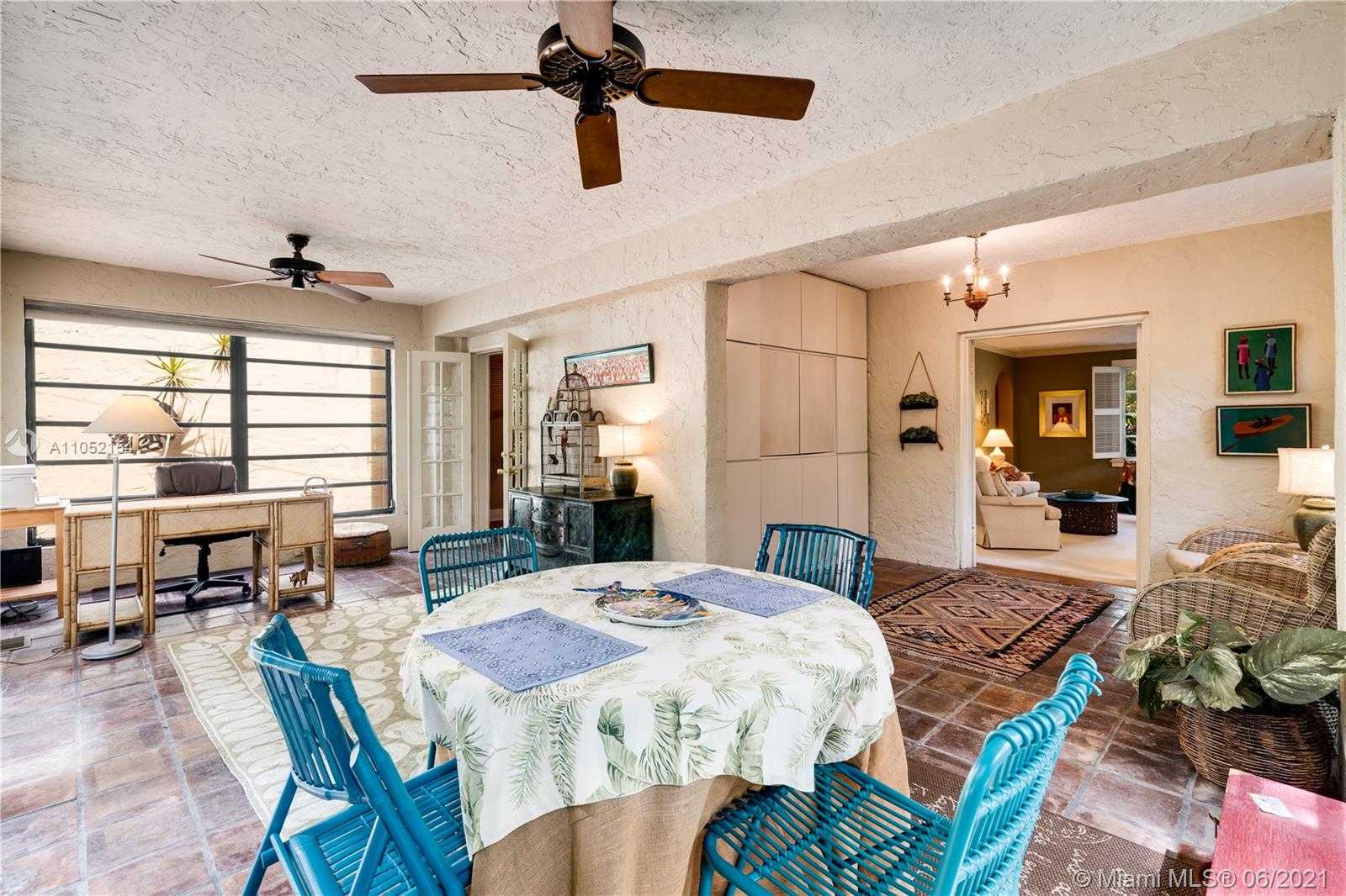 Small Image of 936 SOROLLA AVE, Coral Gables Number 29