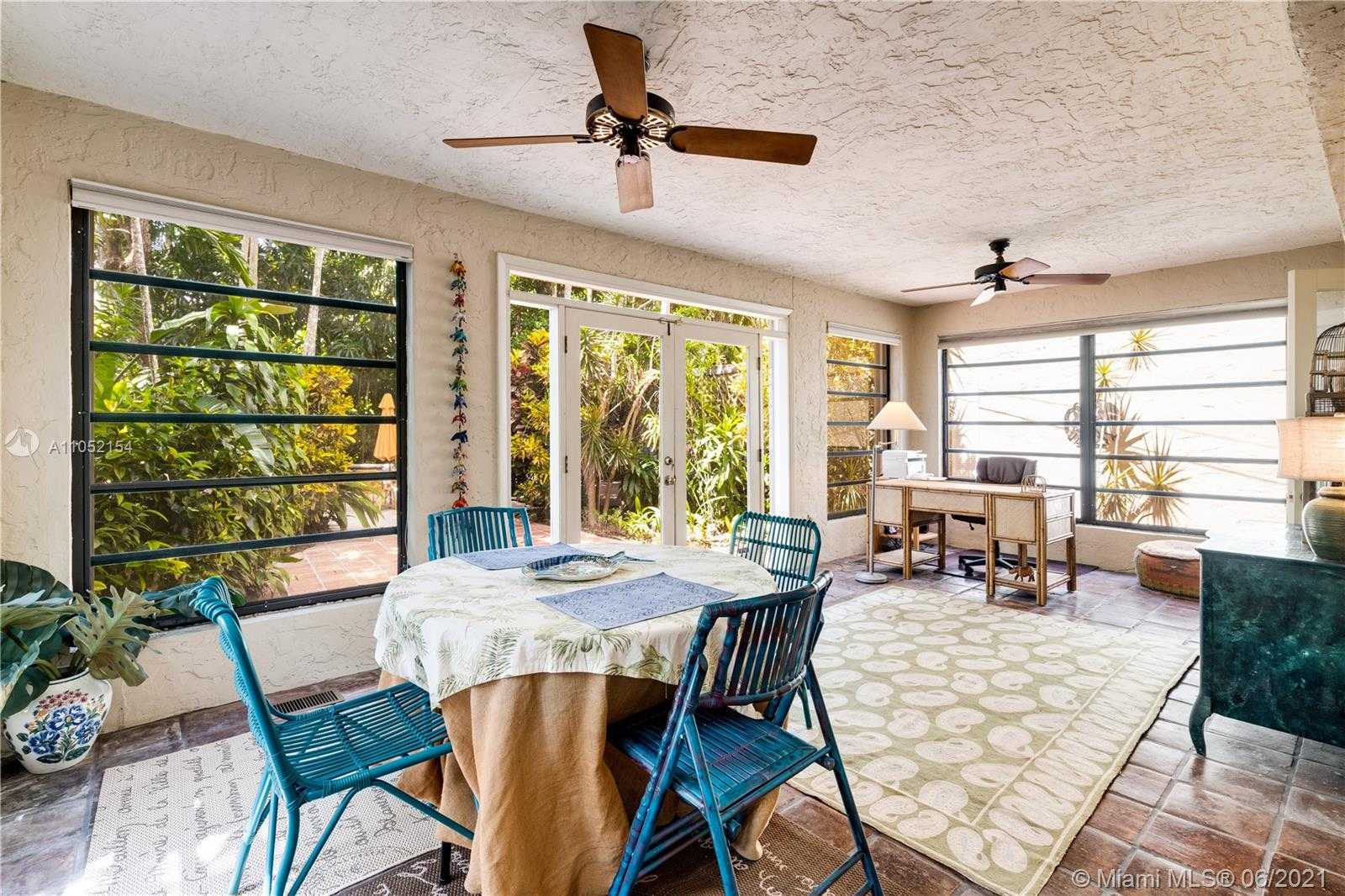 Small Image of 936 SOROLLA AVE, Coral Gables Number 8