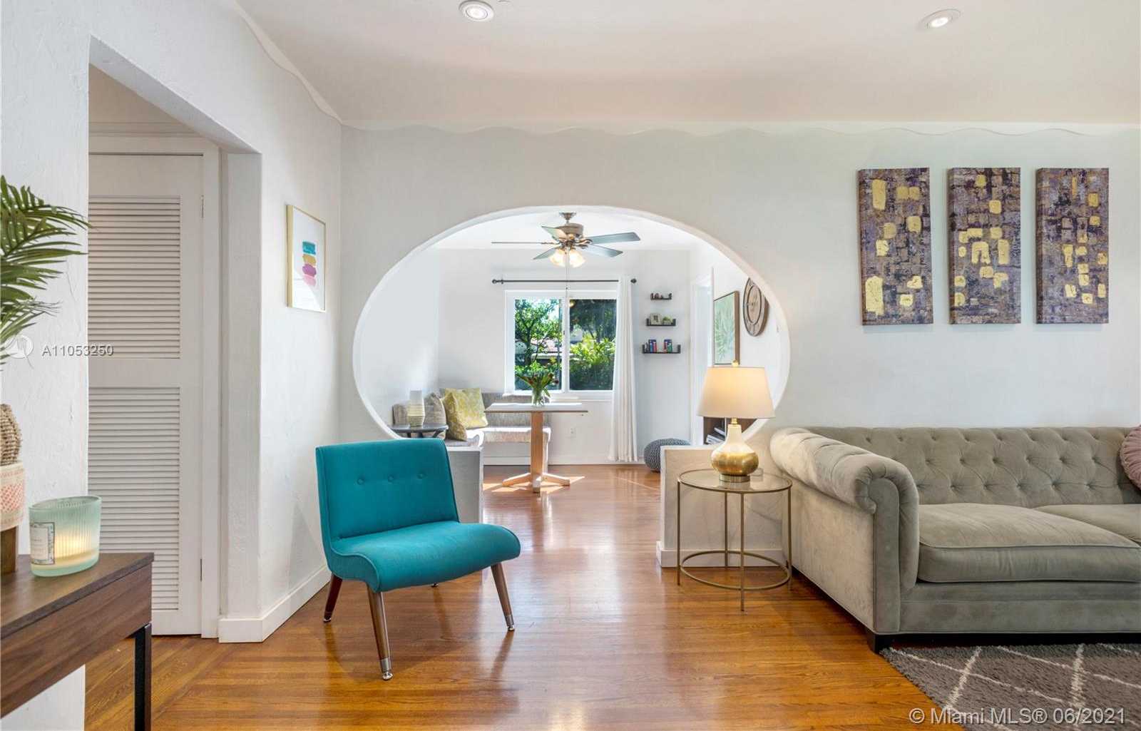 Small Image of 114 NORTH EAST 107TH ST, Miami Shores Number 3