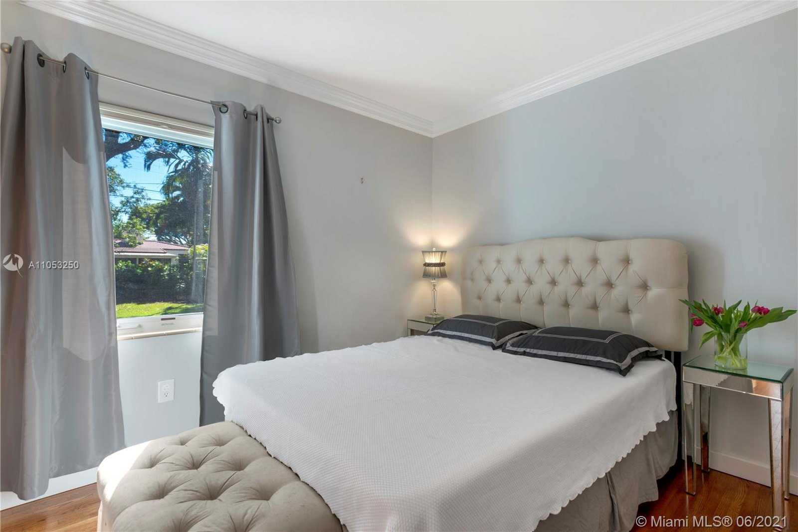 Small Image of 114 NORTH EAST 107TH ST, Miami Shores Number 8