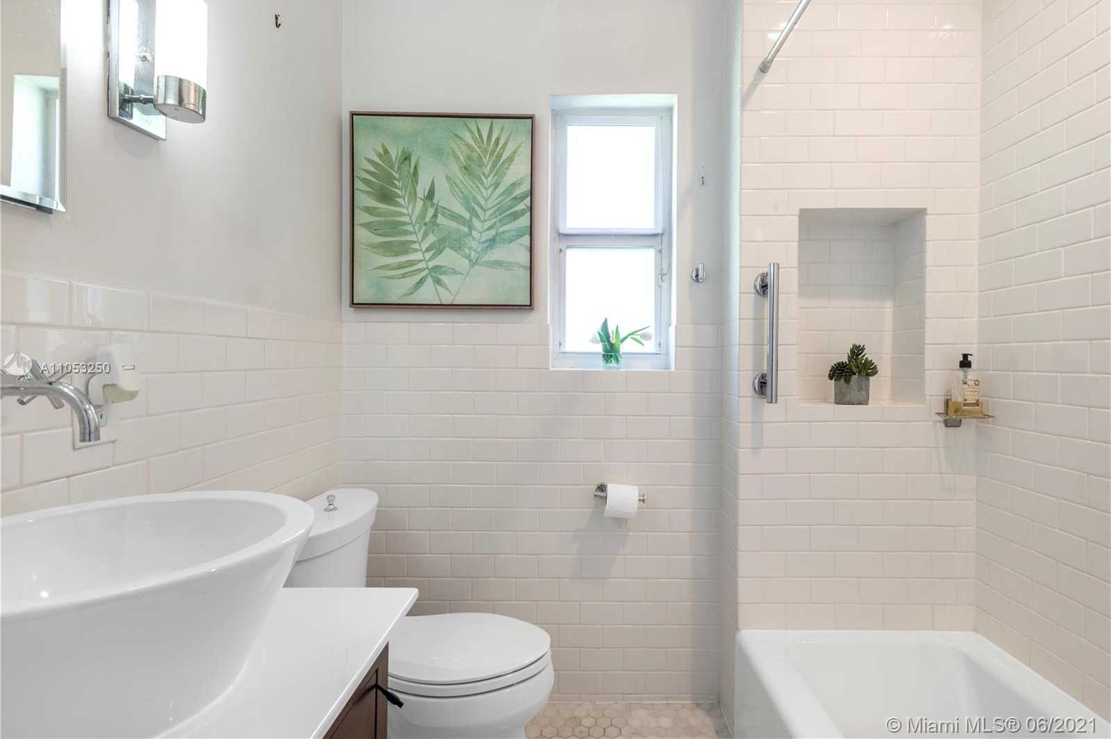 Small Image of 114 NORTH EAST 107TH ST, Miami Shores Number 9
