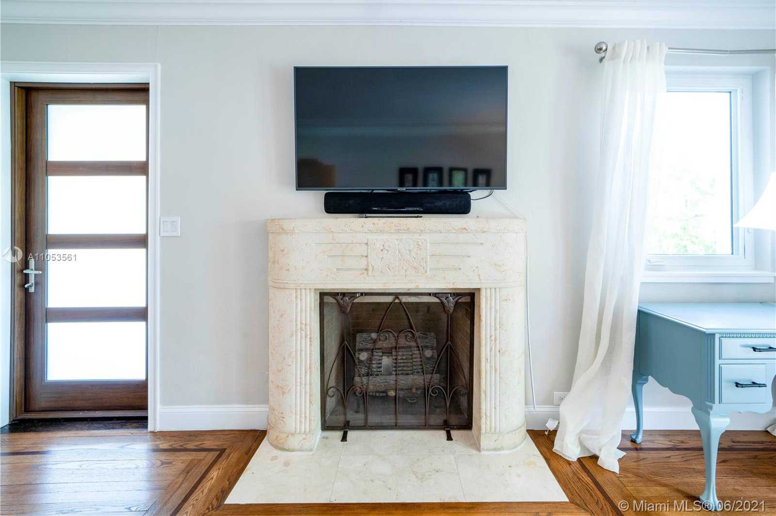 Small Image of 7331 NORTH EAST 7TH AVENUE, Miami Number 11
