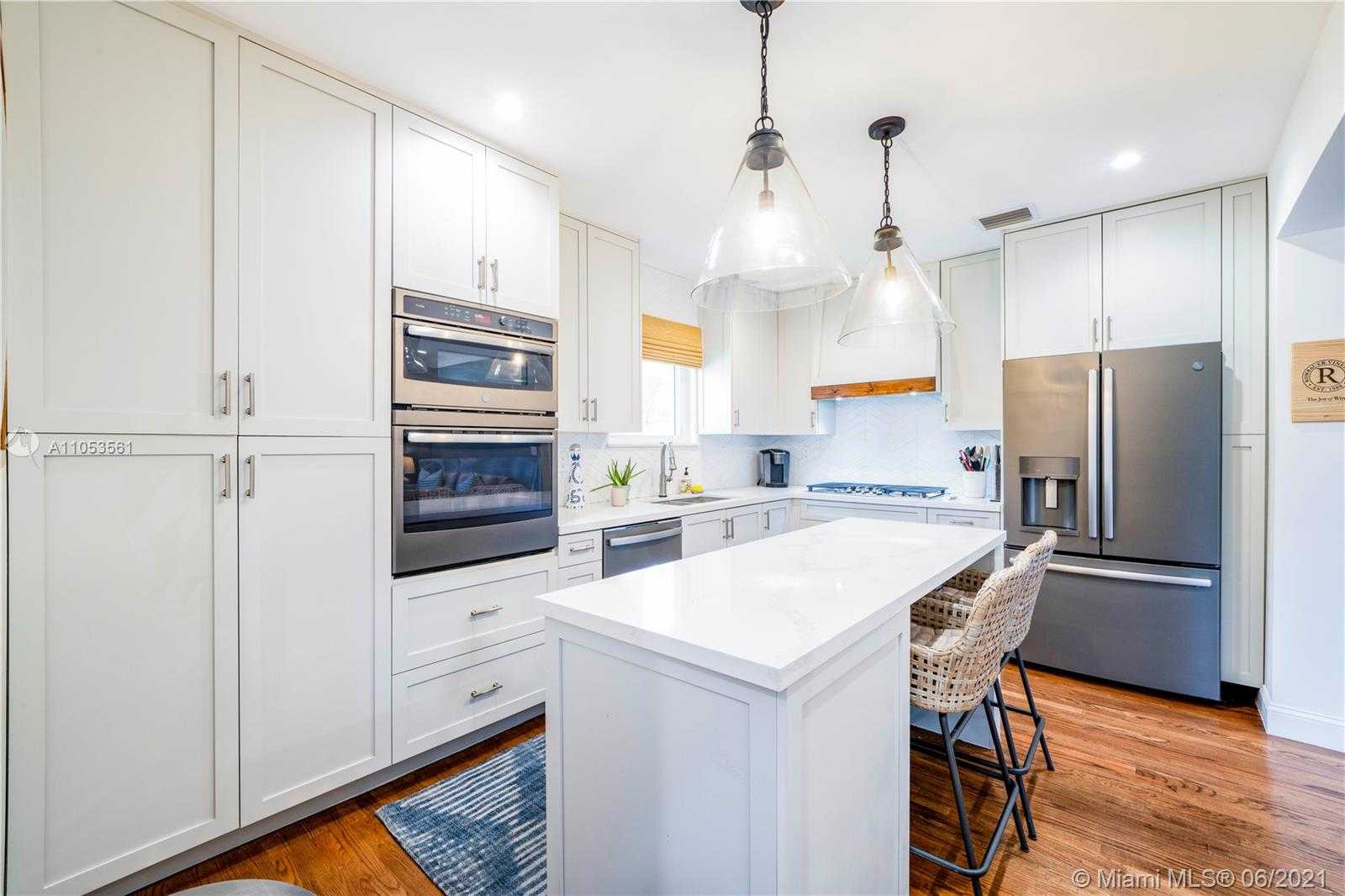 Small Image of 7331 NORTH EAST 7TH AVENUE, Miami Number 15