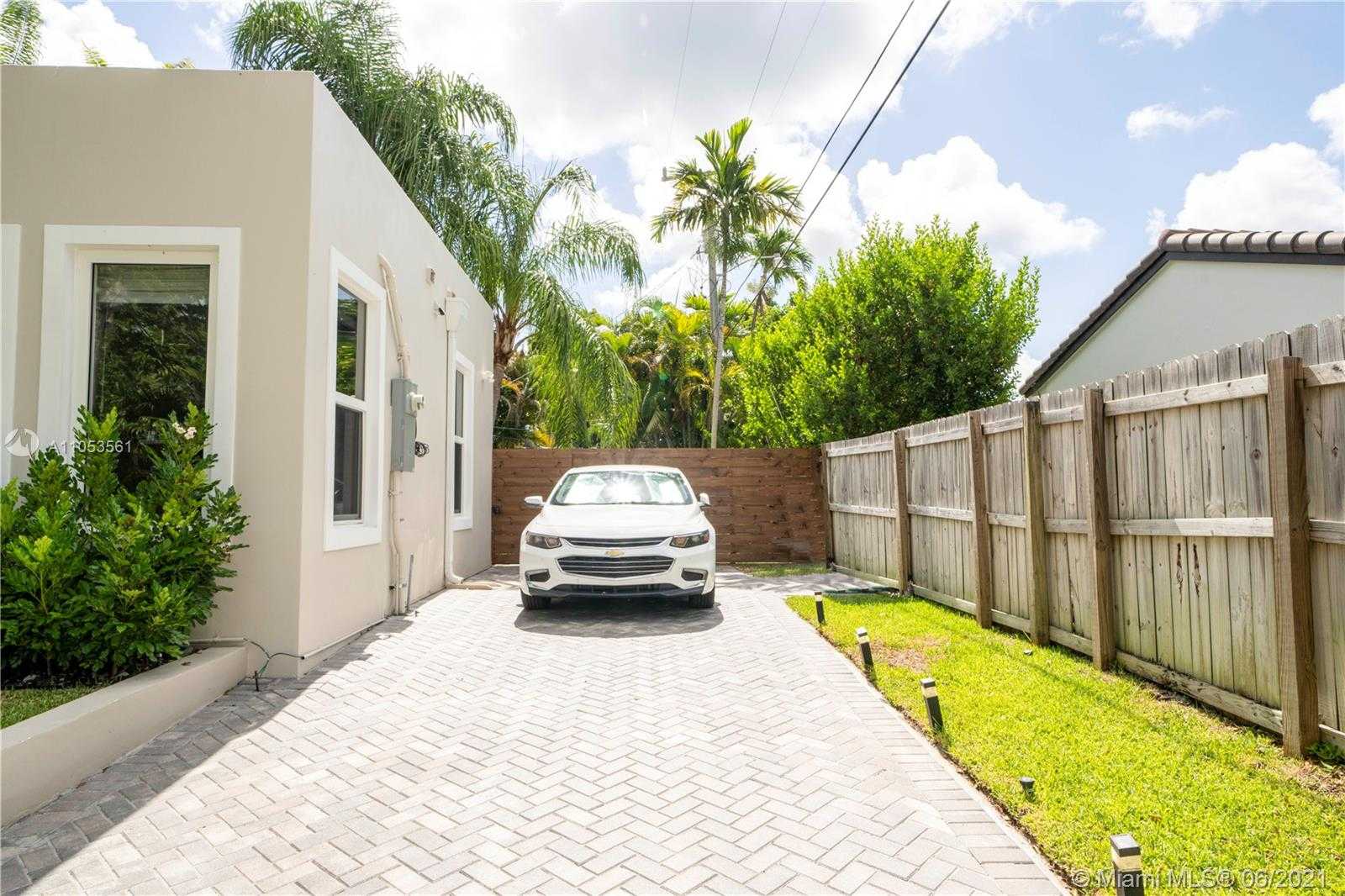 Small Image of 7331 NORTH EAST 7TH AVENUE, Miami Number 30