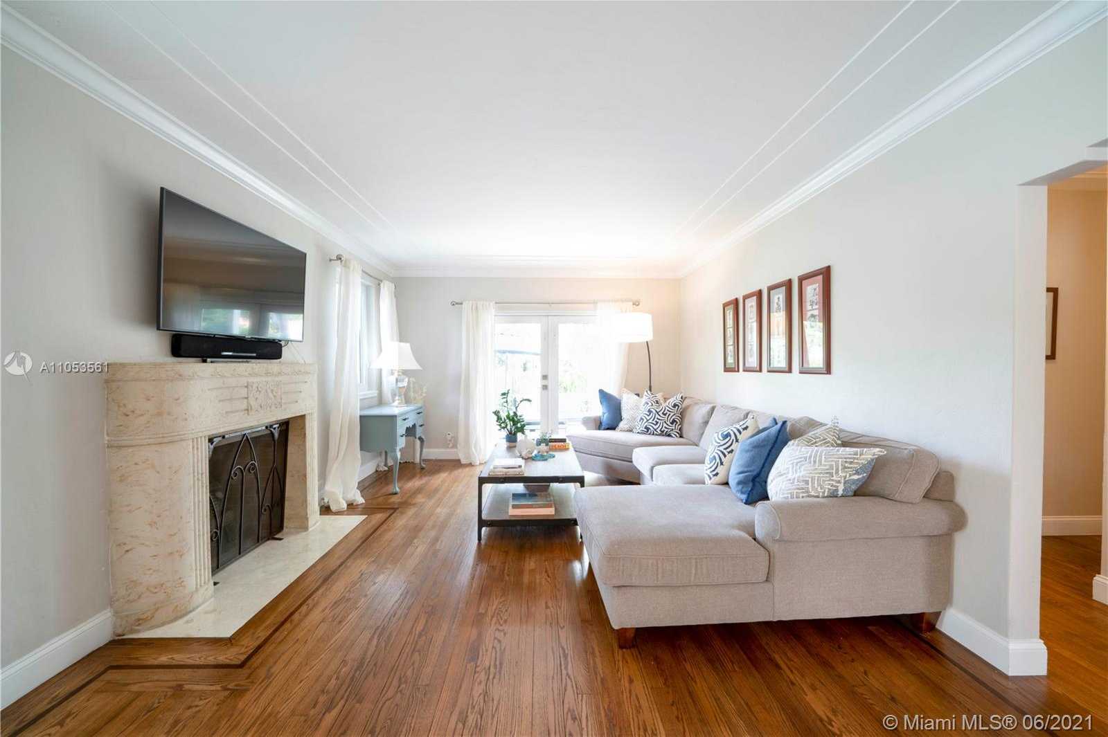 Small Image of 7331 NORTH EAST 7TH AVENUE, Miami Number 8