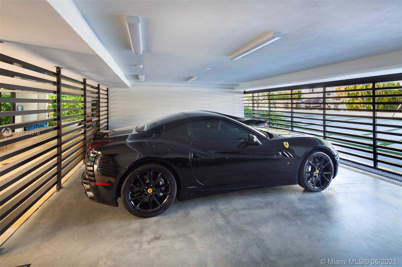 Small Image of 420 NORTH HIBISCUS DR, Miami Beach Number 17