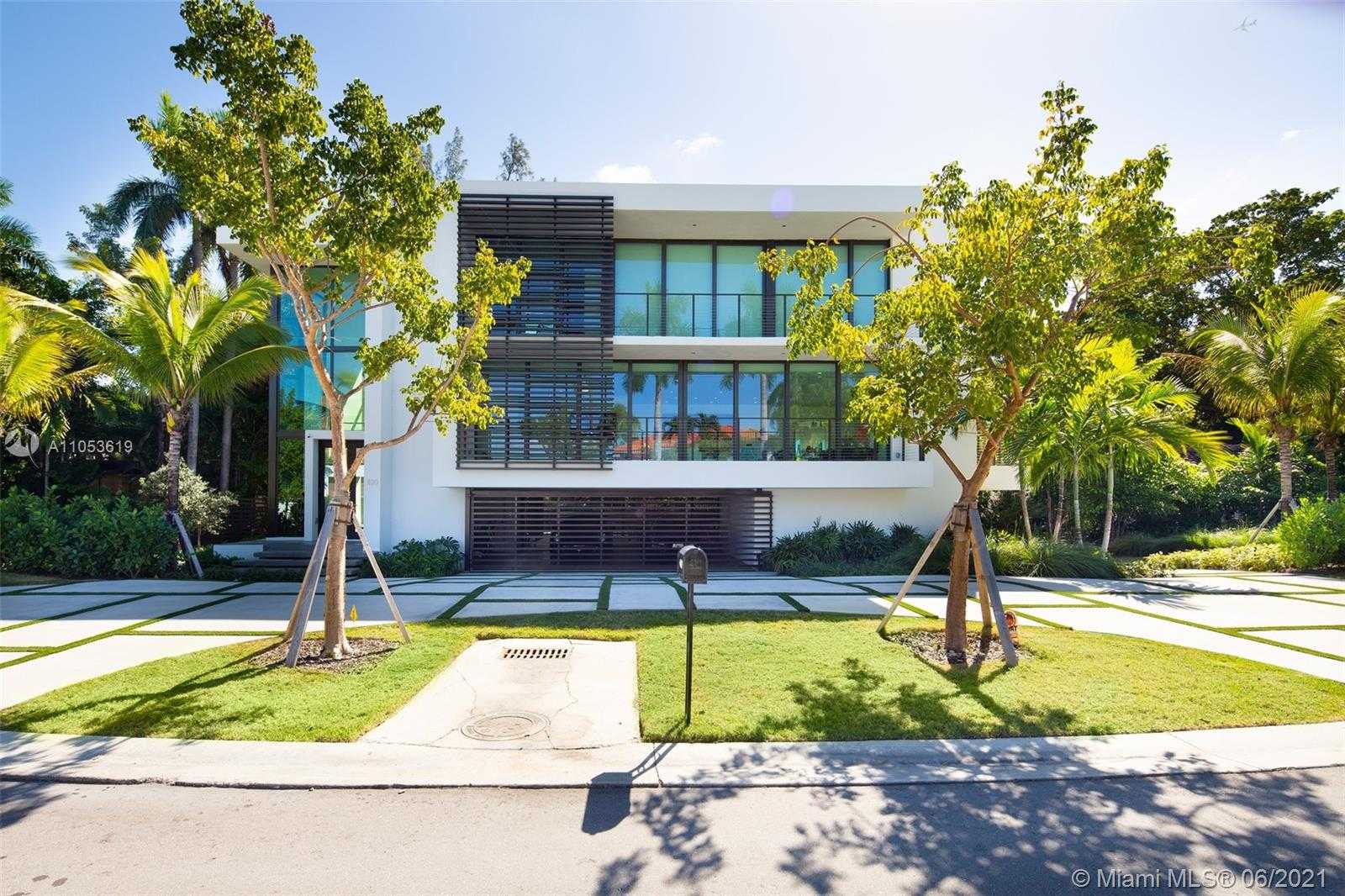 Small Image of 420 NORTH HIBISCUS DR, Miami Beach Number 19