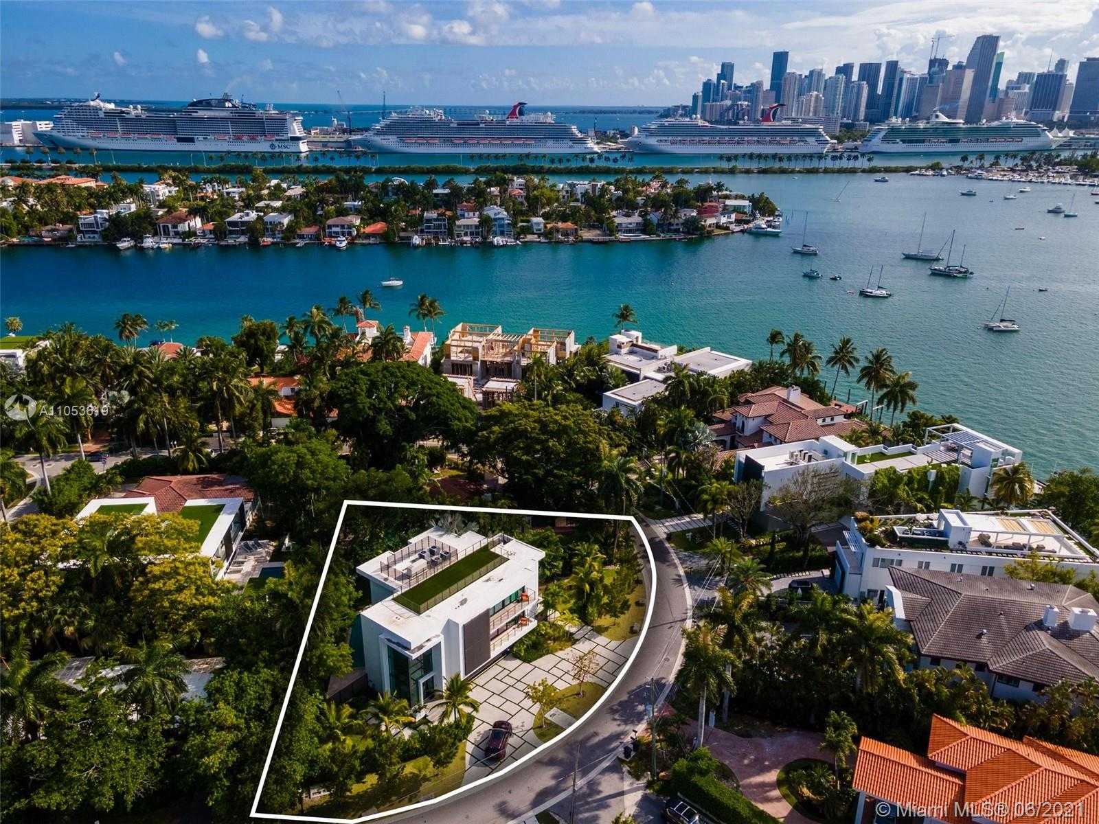 Small Image of 420 NORTH HIBISCUS DR, Miami Beach Number 23
