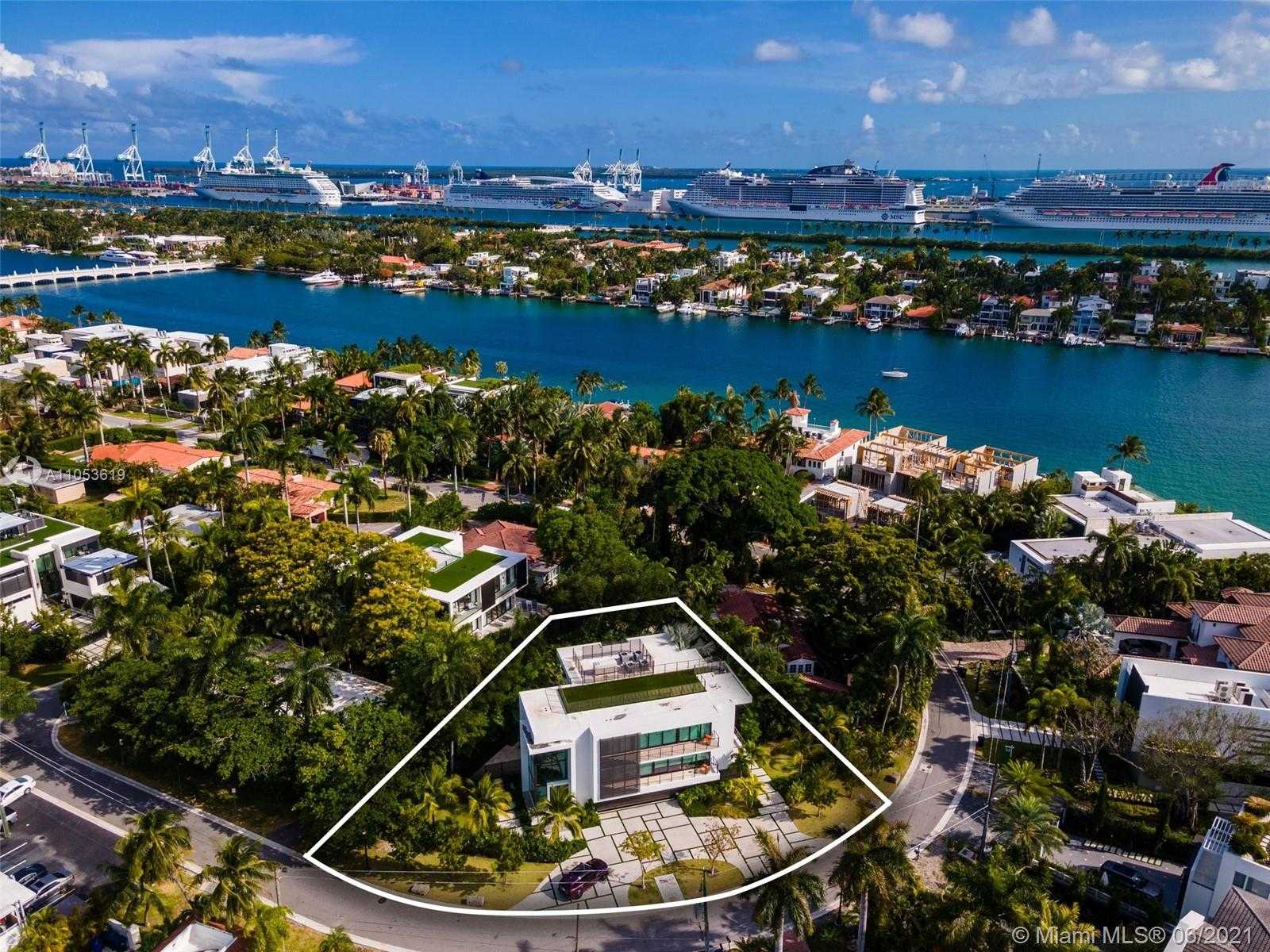 Small Image of 420 NORTH HIBISCUS DR, Miami Beach Number 24