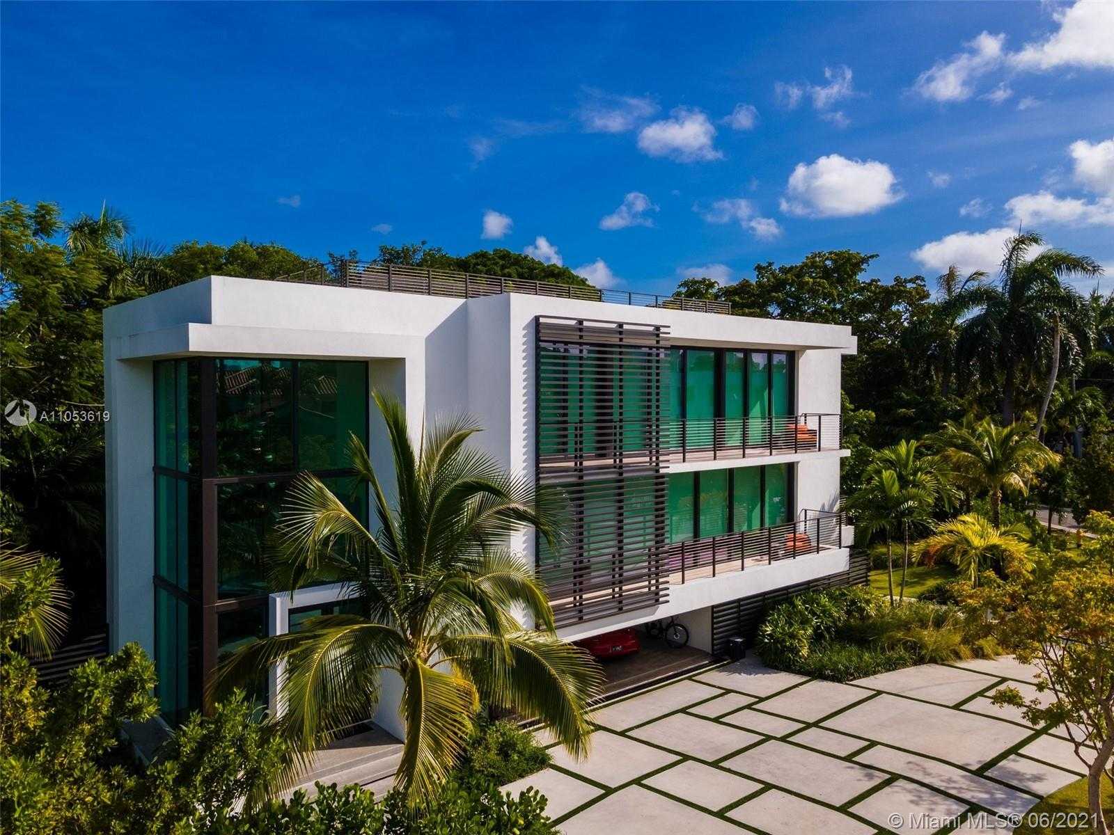 Small Image of 420 NORTH HIBISCUS DR, Miami Beach Number 26