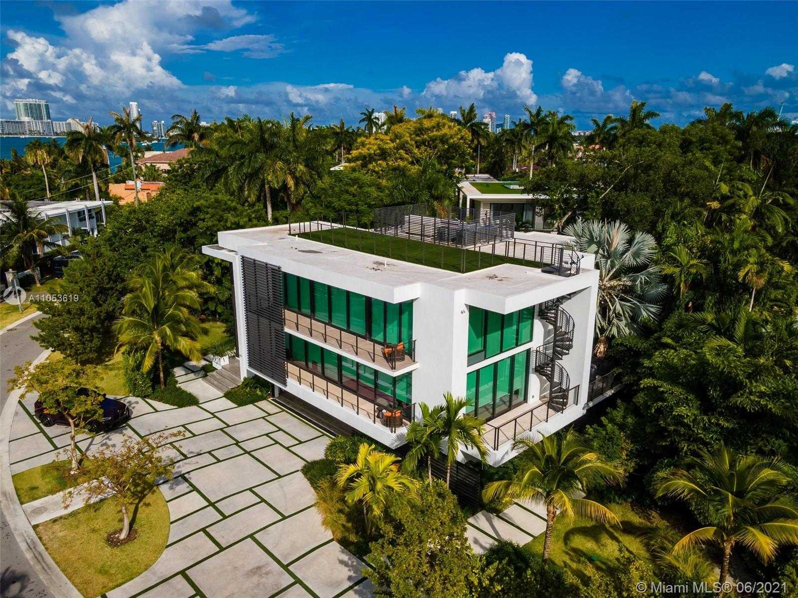 Small Image of 420 NORTH HIBISCUS DR, Miami Beach Number 28