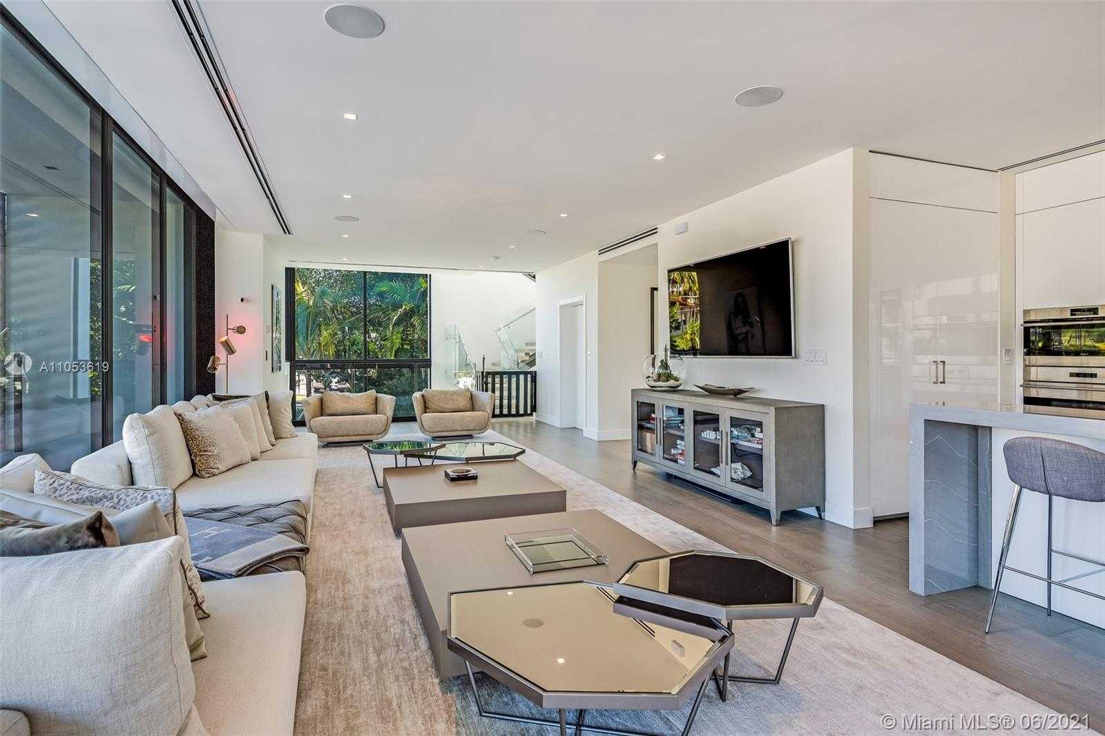 Small Image of 420 NORTH HIBISCUS DR, Miami Beach Number 4
