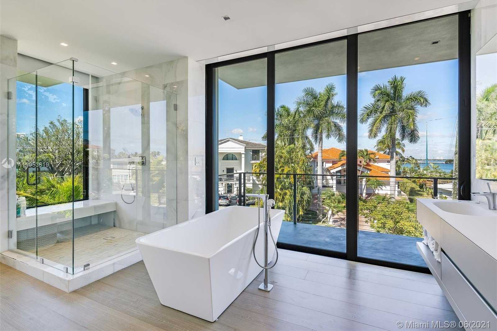 Small Image of 420 NORTH HIBISCUS DR, Miami Beach Number 9