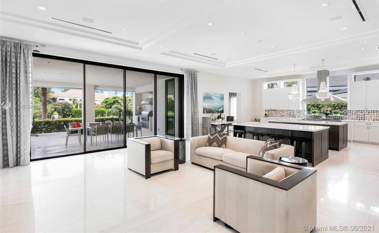 Small Image of 13843 LE BATEAU ISLES, Palm Beach Gardens Number 29
