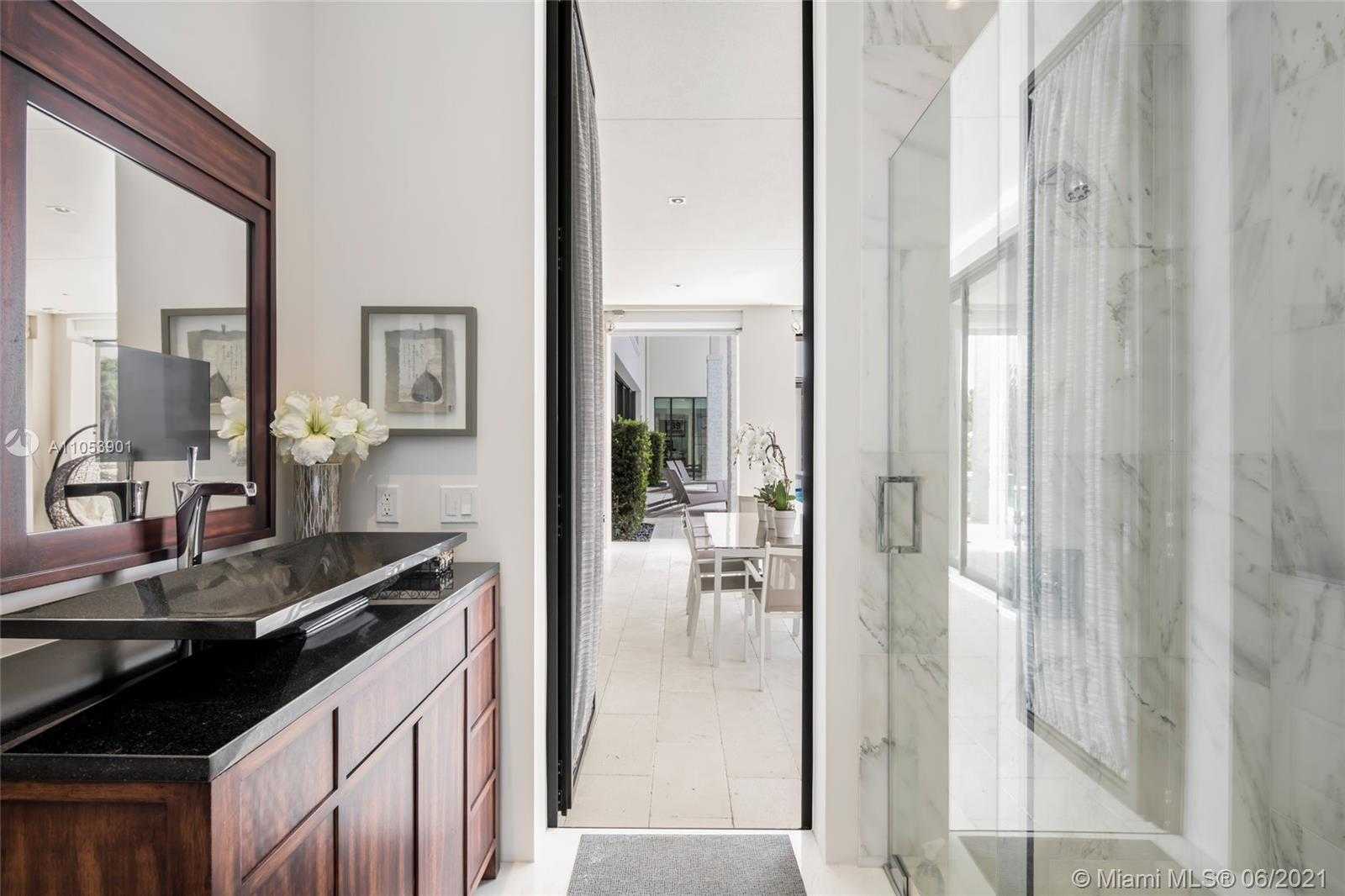 Small Image of 13843 LE BATEAU ISLES, Palm Beach Gardens Number 36