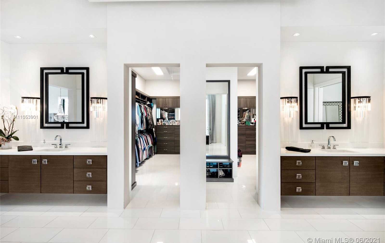 Small Image of 13843 LE BATEAU ISLES, Palm Beach Gardens Number 39